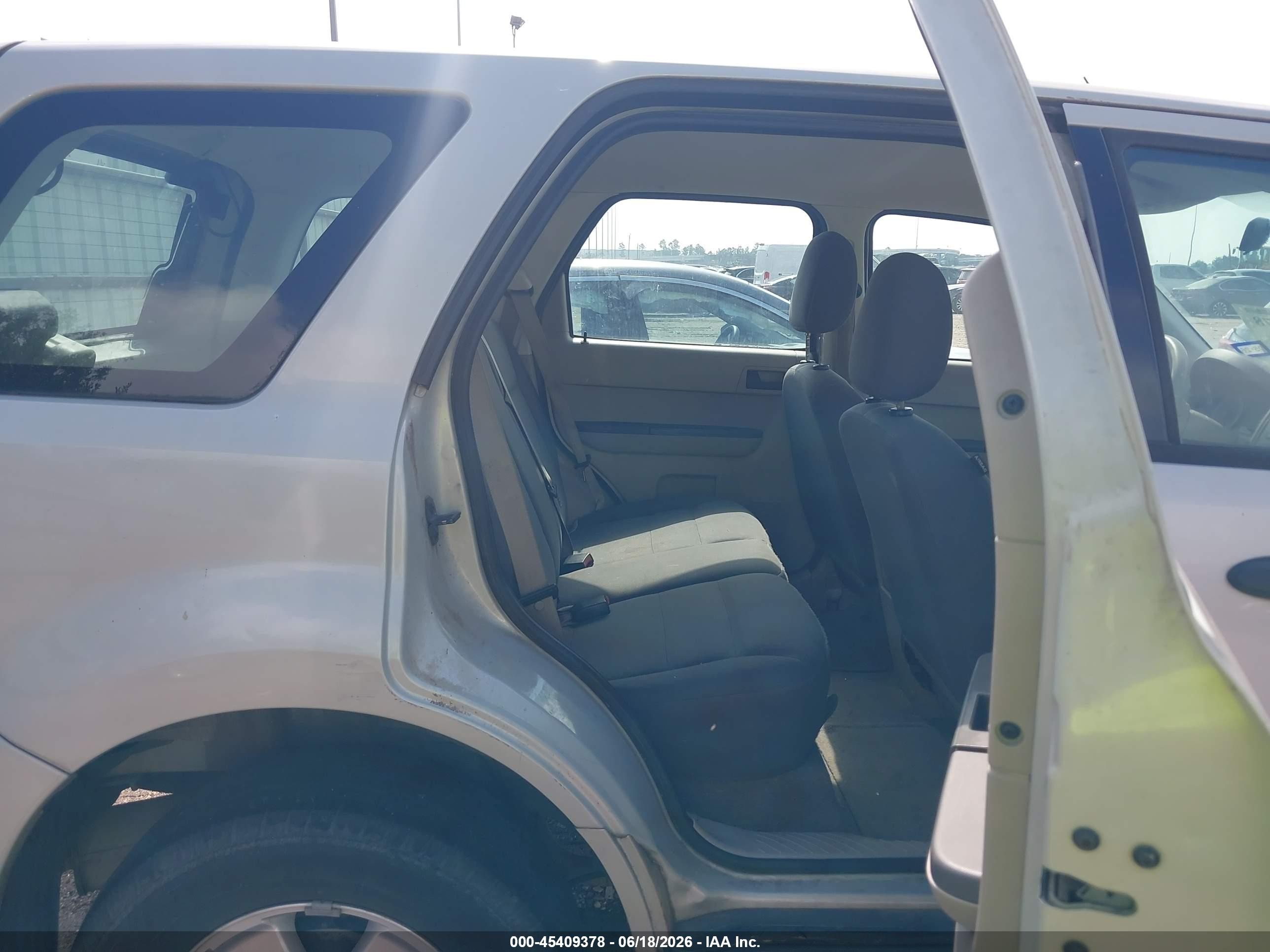 2008 Ford Escape Xls/xls Manual Tan vin: 1FMCU02Z58KC82046