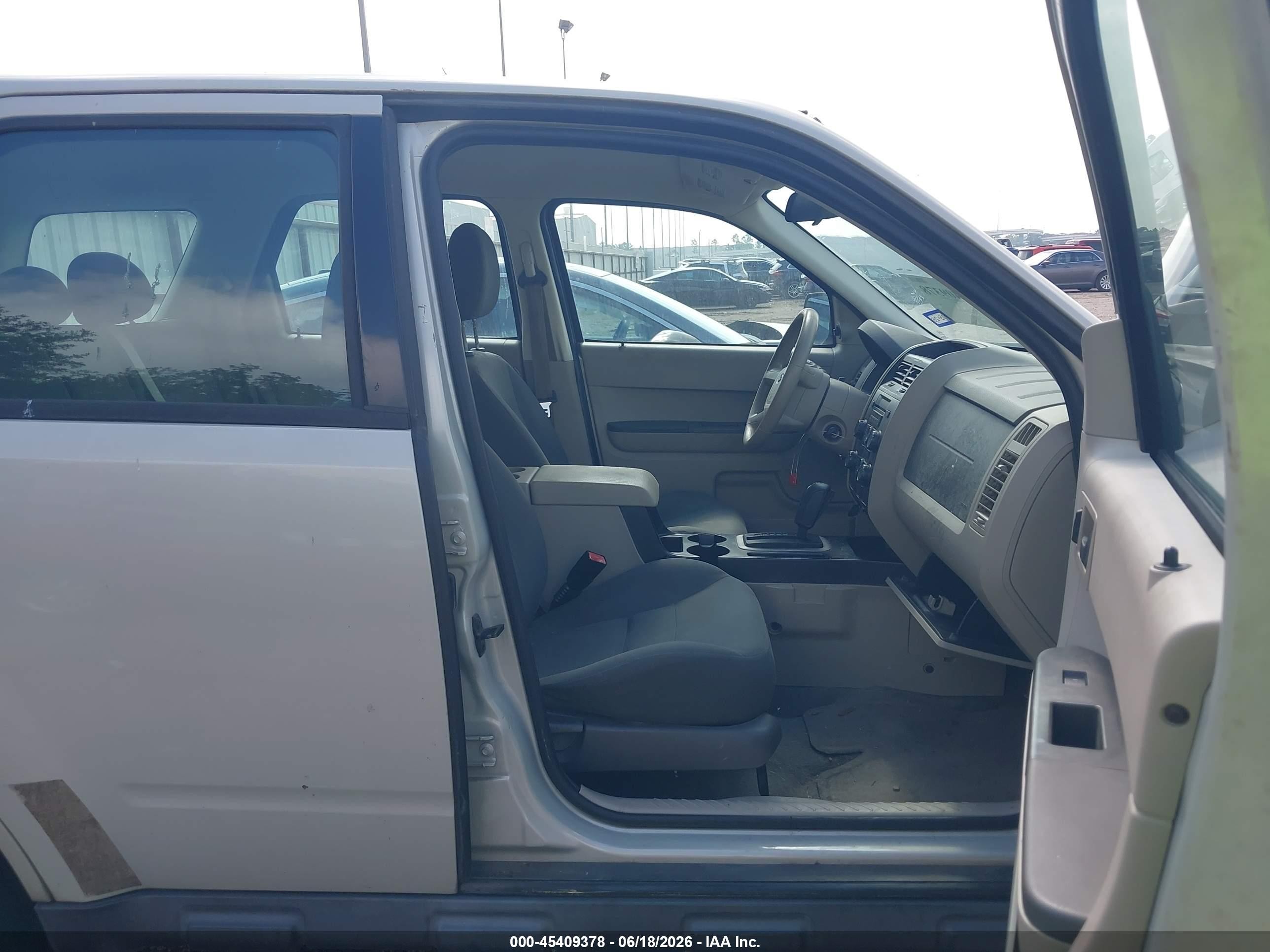 2008 Ford Escape Xls/xls Manual Tan vin: 1FMCU02Z58KC82046