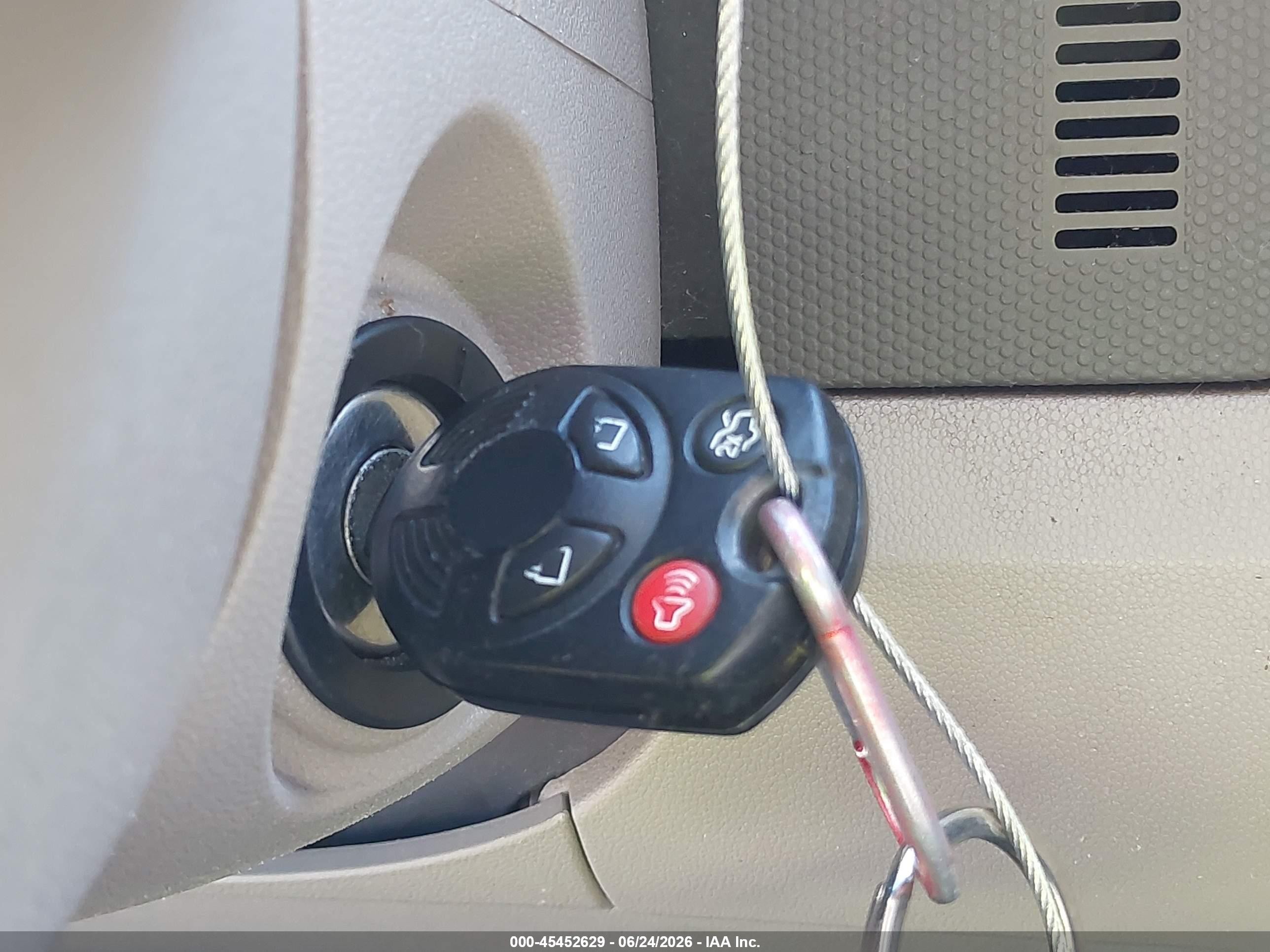 2008 Ford Escape Xls/xls Manual Cream vin: 1FMCU02Z68KB42829