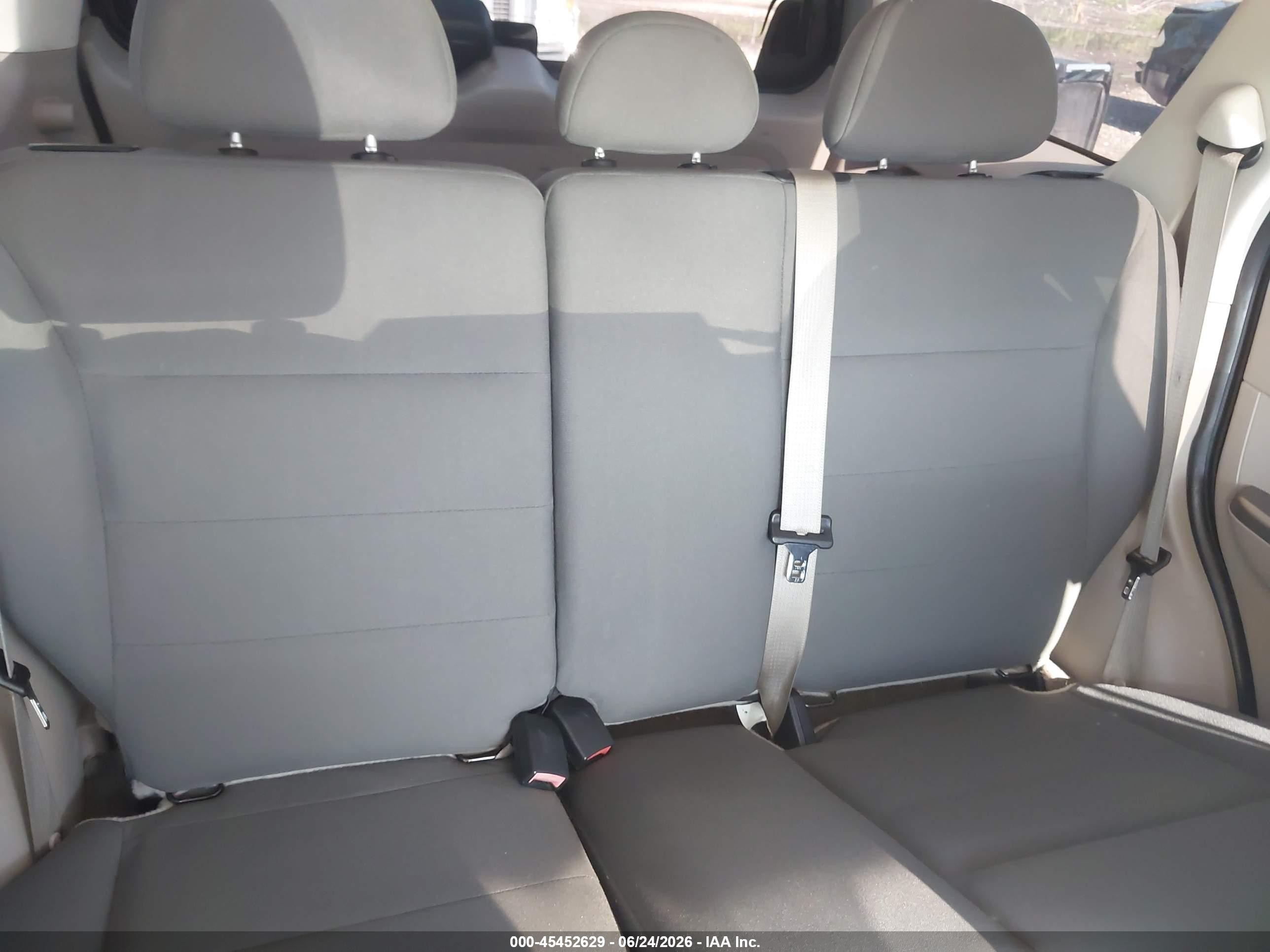 2008 Ford Escape Xls/xls Manual Cream vin: 1FMCU02Z68KB42829