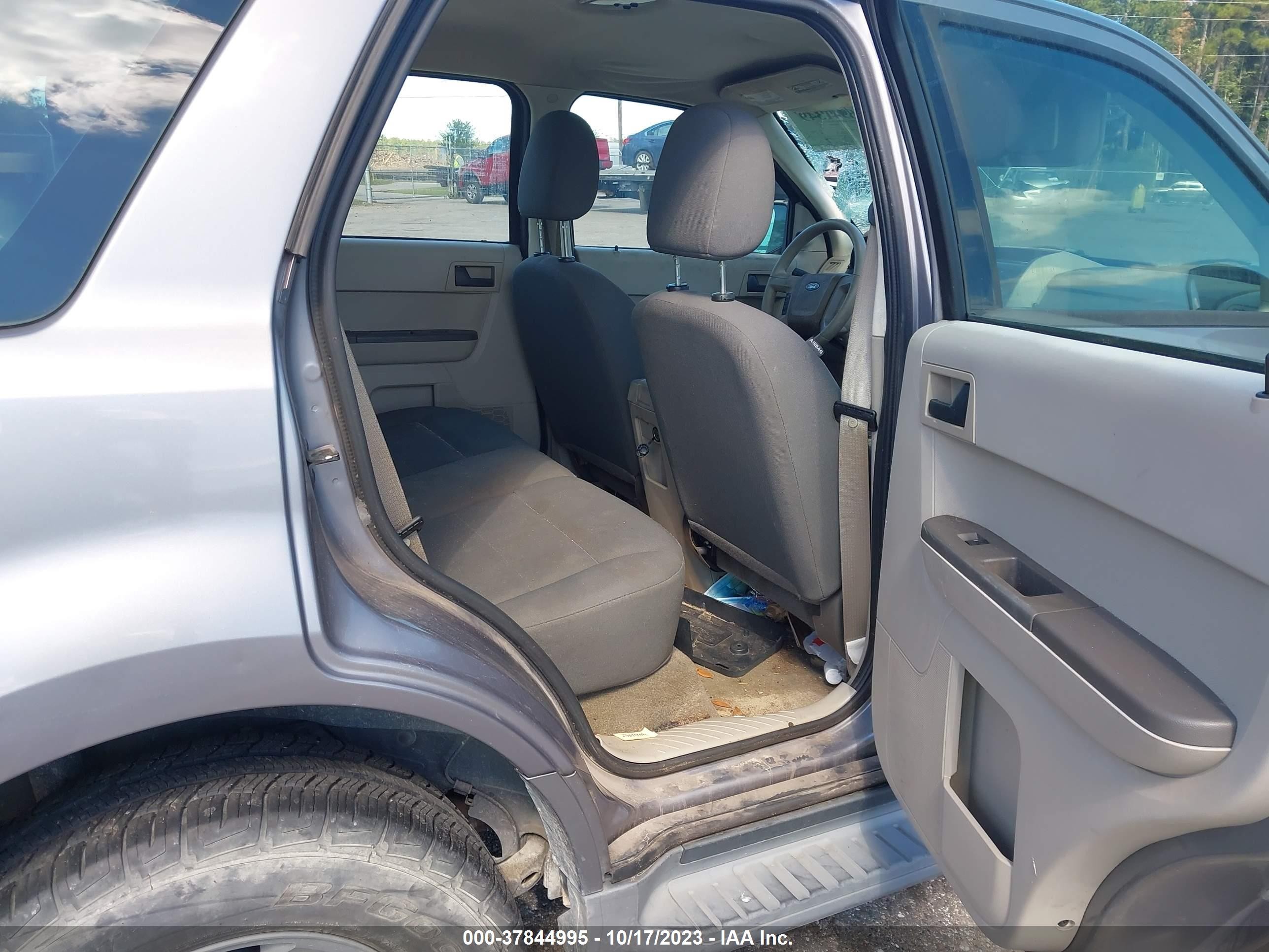 2008 Ford Escape Xls Gray vin: 1FMCU02Z68KC38721