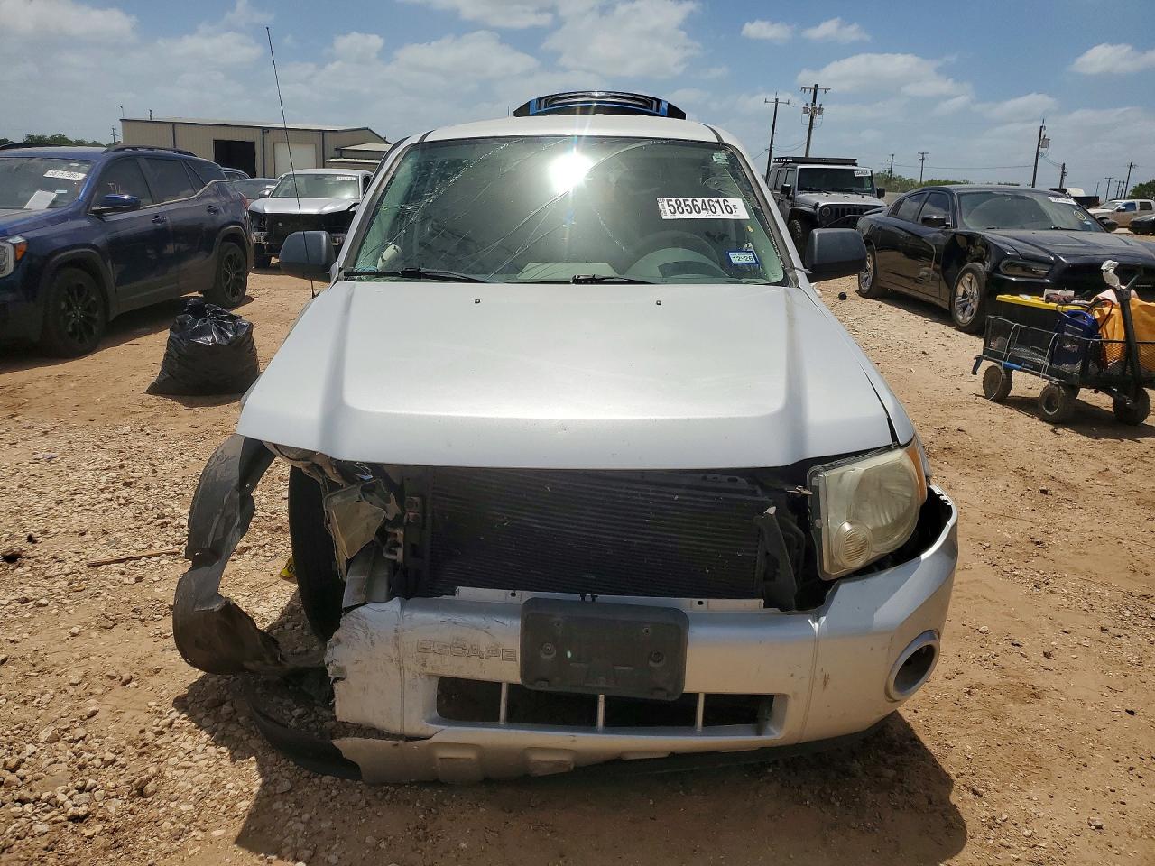 2008 Ford Escape Xls Silver vin: 1FMCU02Z78KB14571