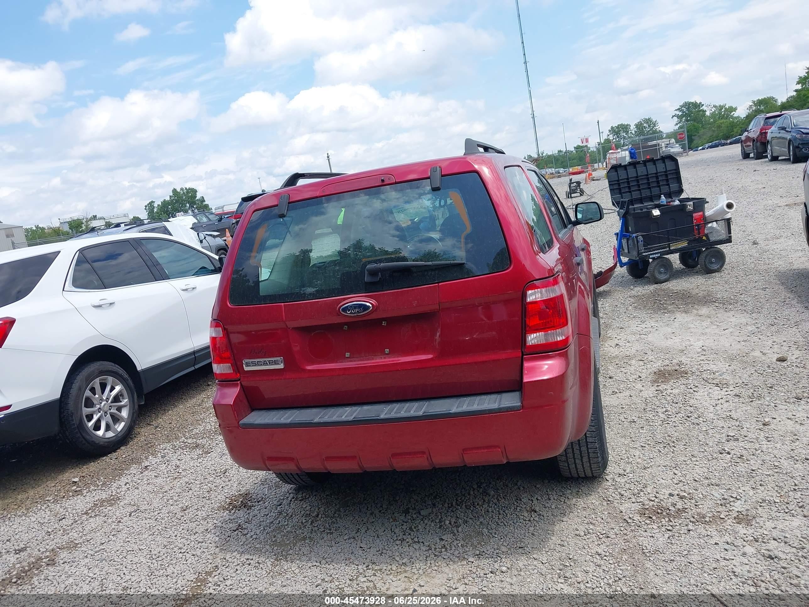 2008 Ford Escape Xls/xls Manual Red vin: 1FMCU02Z78KC99866