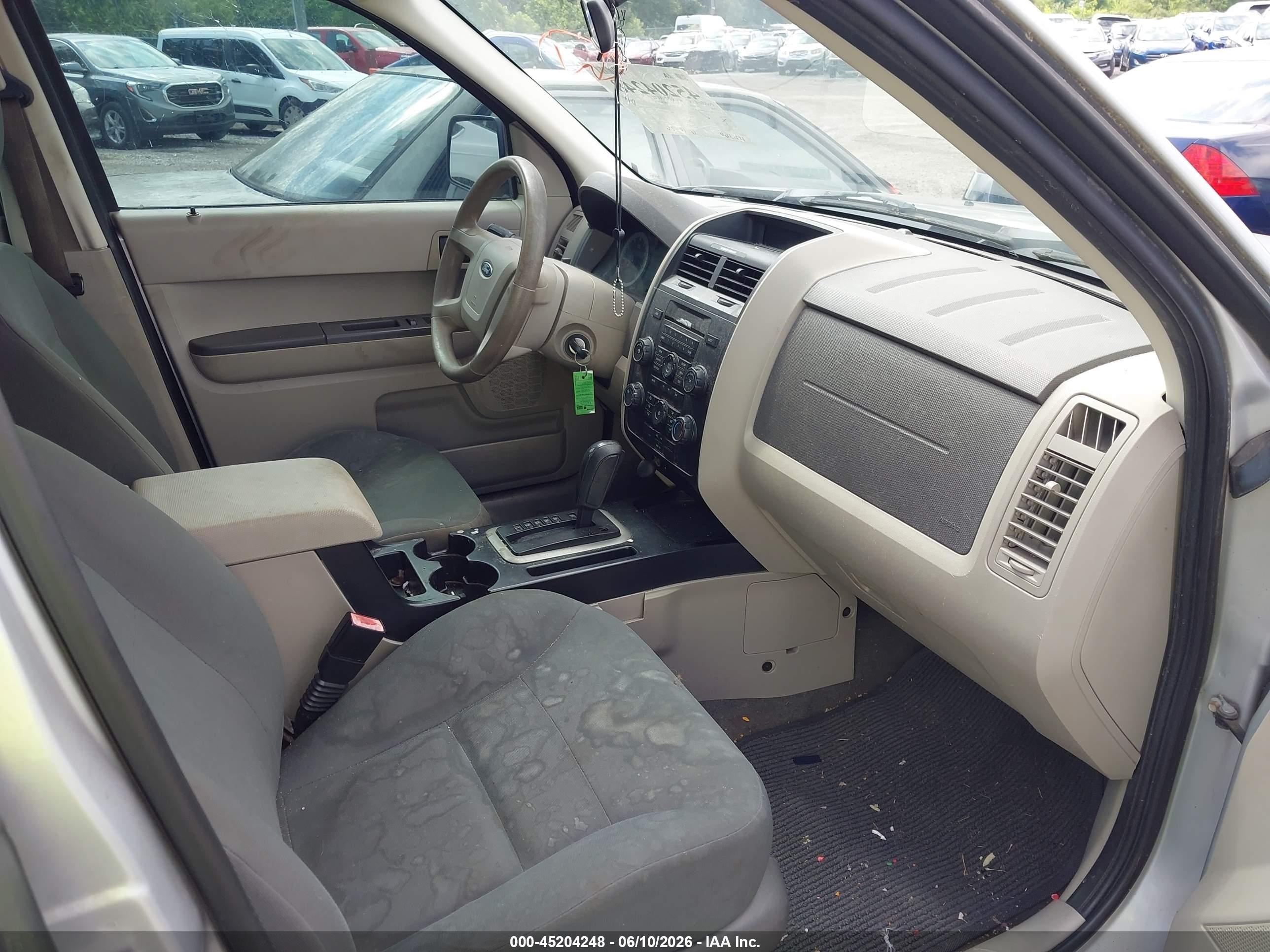 2008 Ford Escape Xls/xls Manual Silver vin: 1FMCU02Z88KA34583