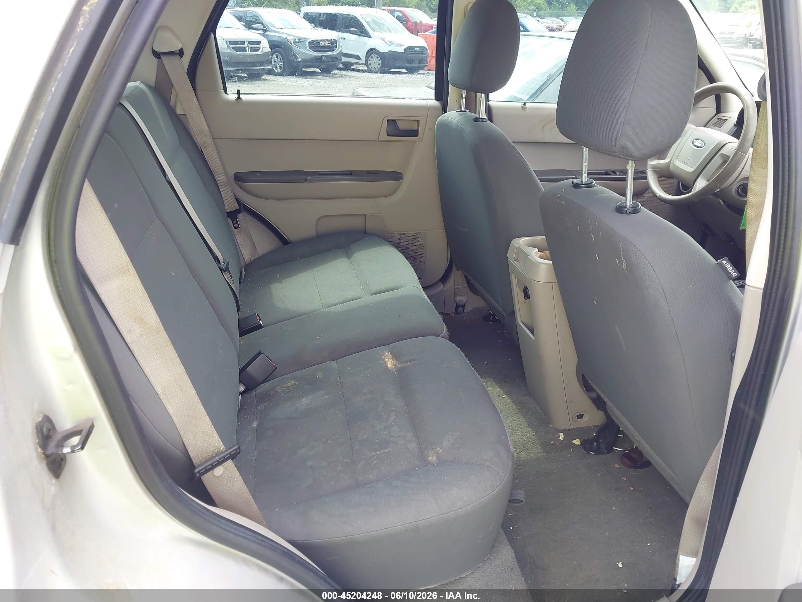 2008 Ford Escape Xls/xls Manual Silver vin: 1FMCU02Z88KA34583