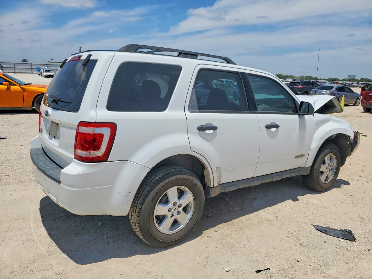 2008 Ford Escape Xls Белый vin: 1FMCU02Z98KB10960