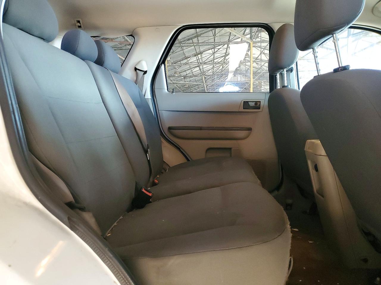 2008 Ford Escape Xls White vin: 1FMCU02Z98KE01393