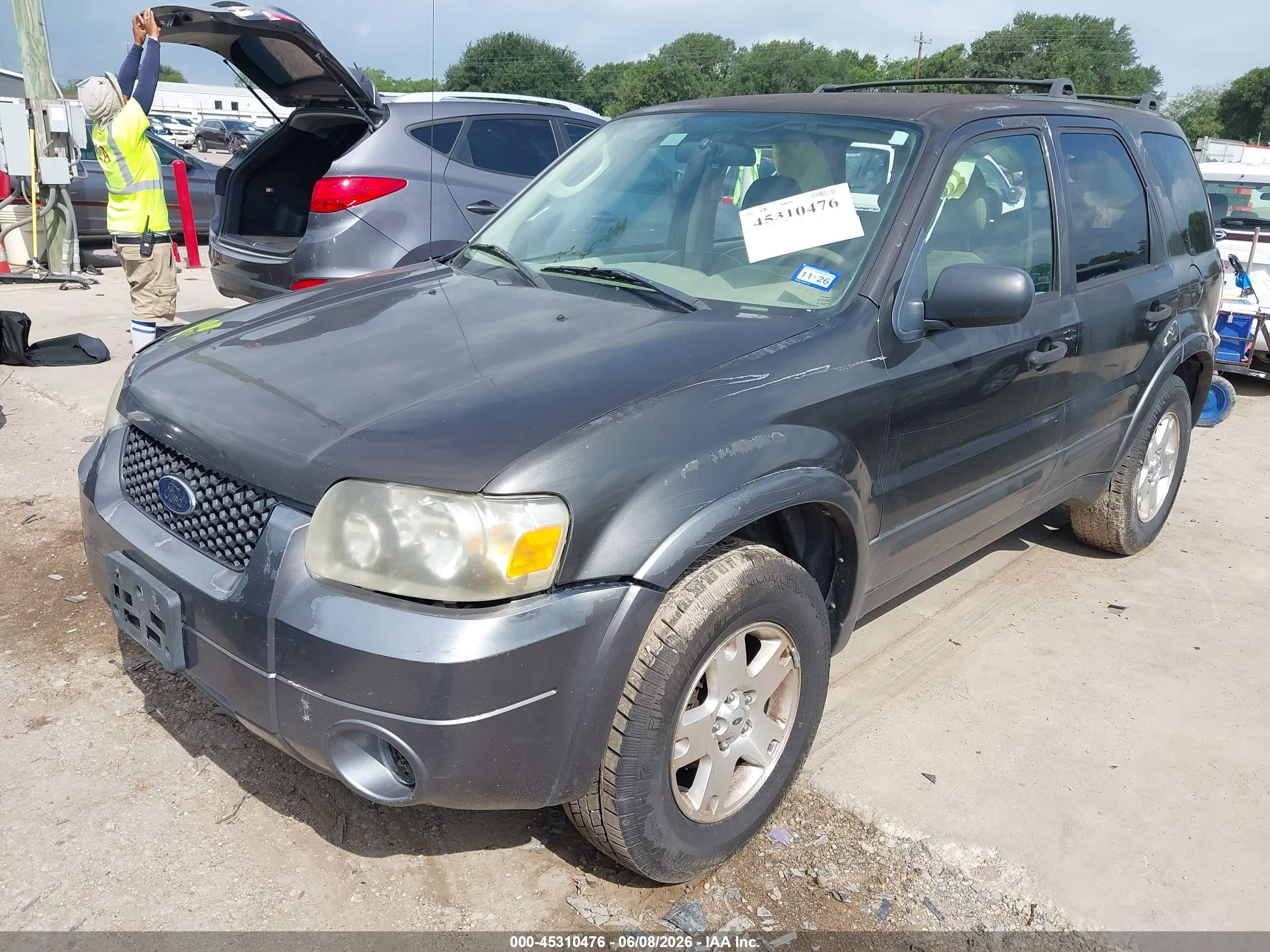 2006 Ford Escape   Gray vin: 1FMCU03106KB34117