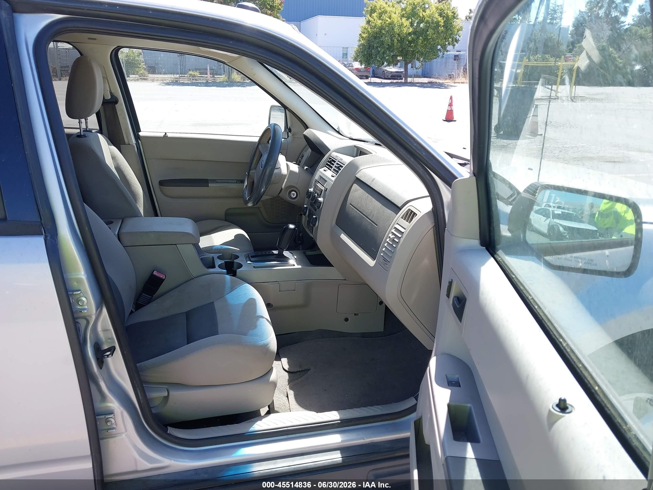 2008 Ford Escape Xlt Серебряный vin: 1FMCU03108KA26955
