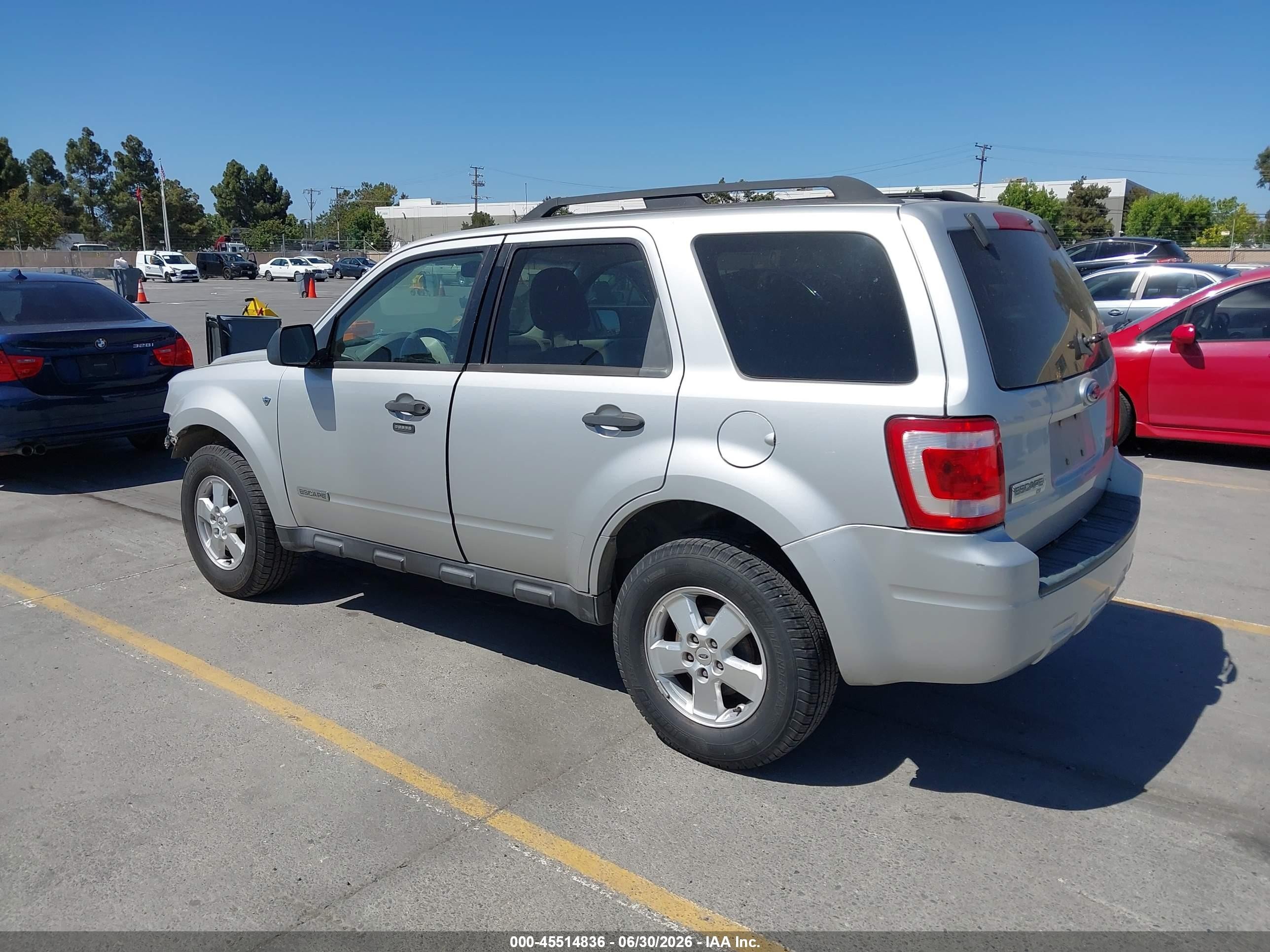 2008 Ford Escape Xlt Серебряный vin: 1FMCU03108KA26955