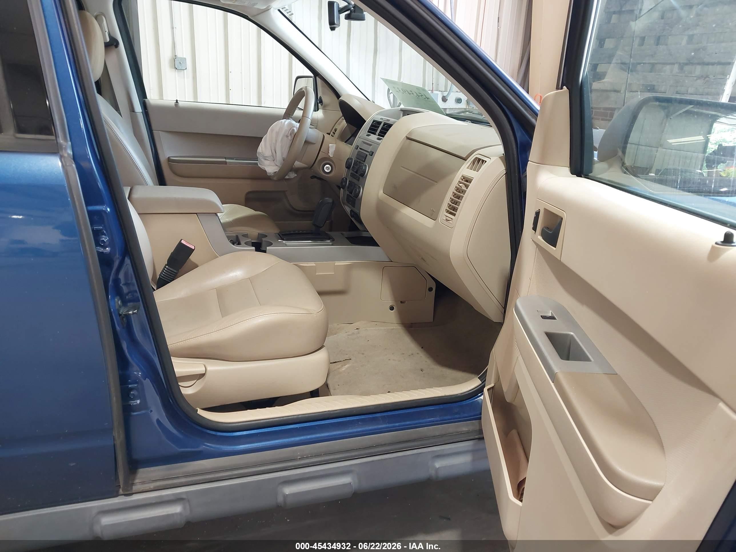 2008 Ford Escape Xlt Blue vin: 1FMCU03108KA72673