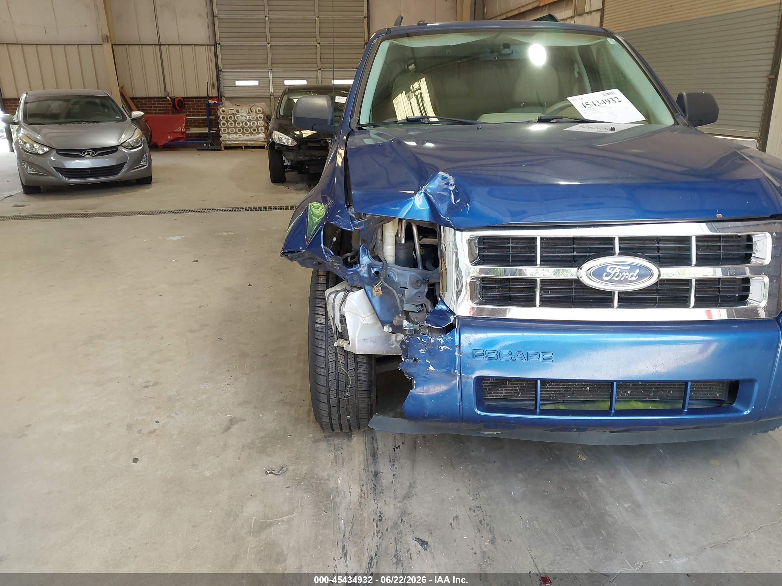 2008 Ford Escape Xlt Blue vin: 1FMCU03108KA72673