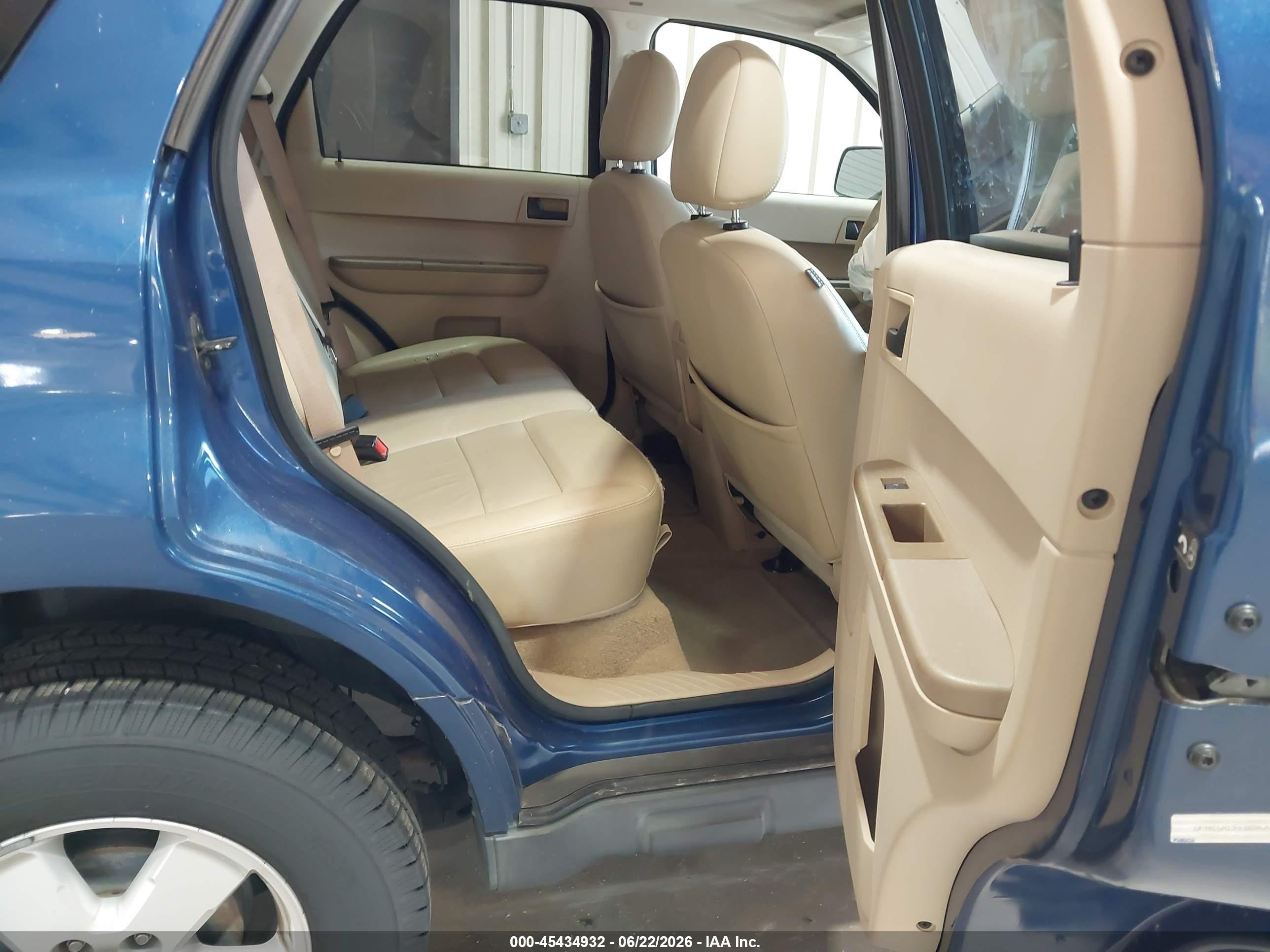 2008 Ford Escape Xlt Blue vin: 1FMCU03108KA72673