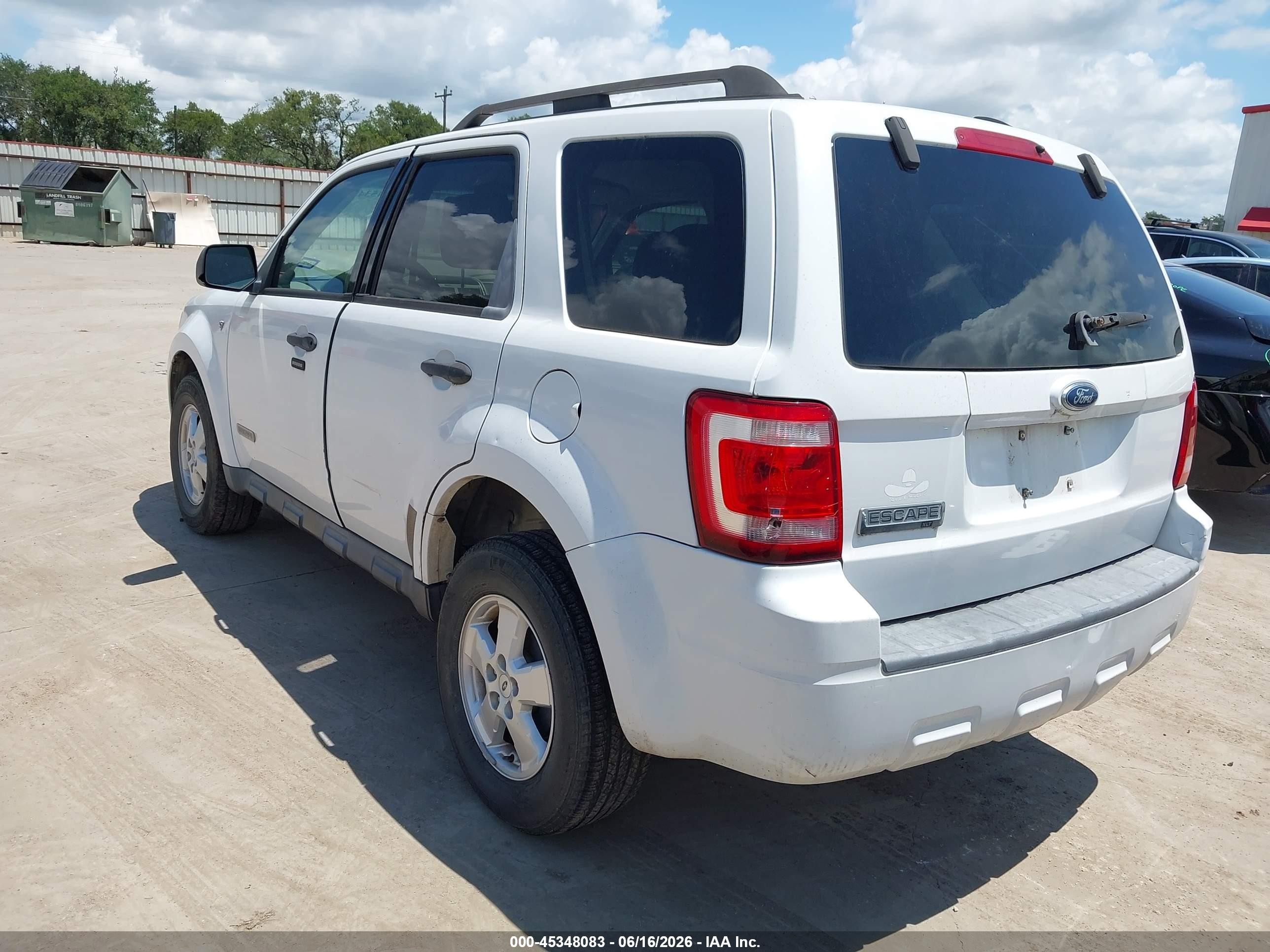 2008 Ford Escape Xlt White vin: 1FMCU03108KB41958