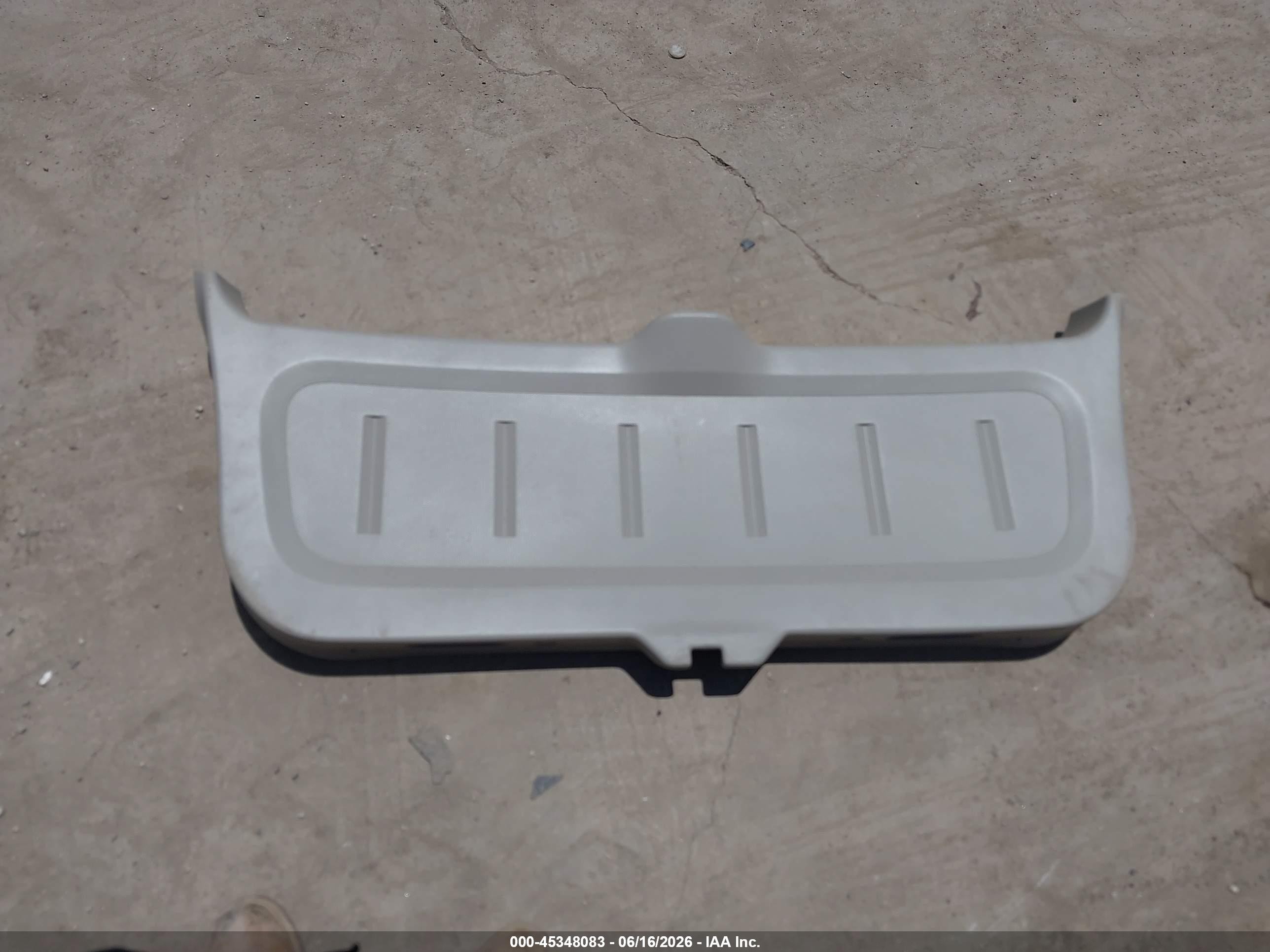 2008 Ford Escape Xlt White vin: 1FMCU03108KB41958