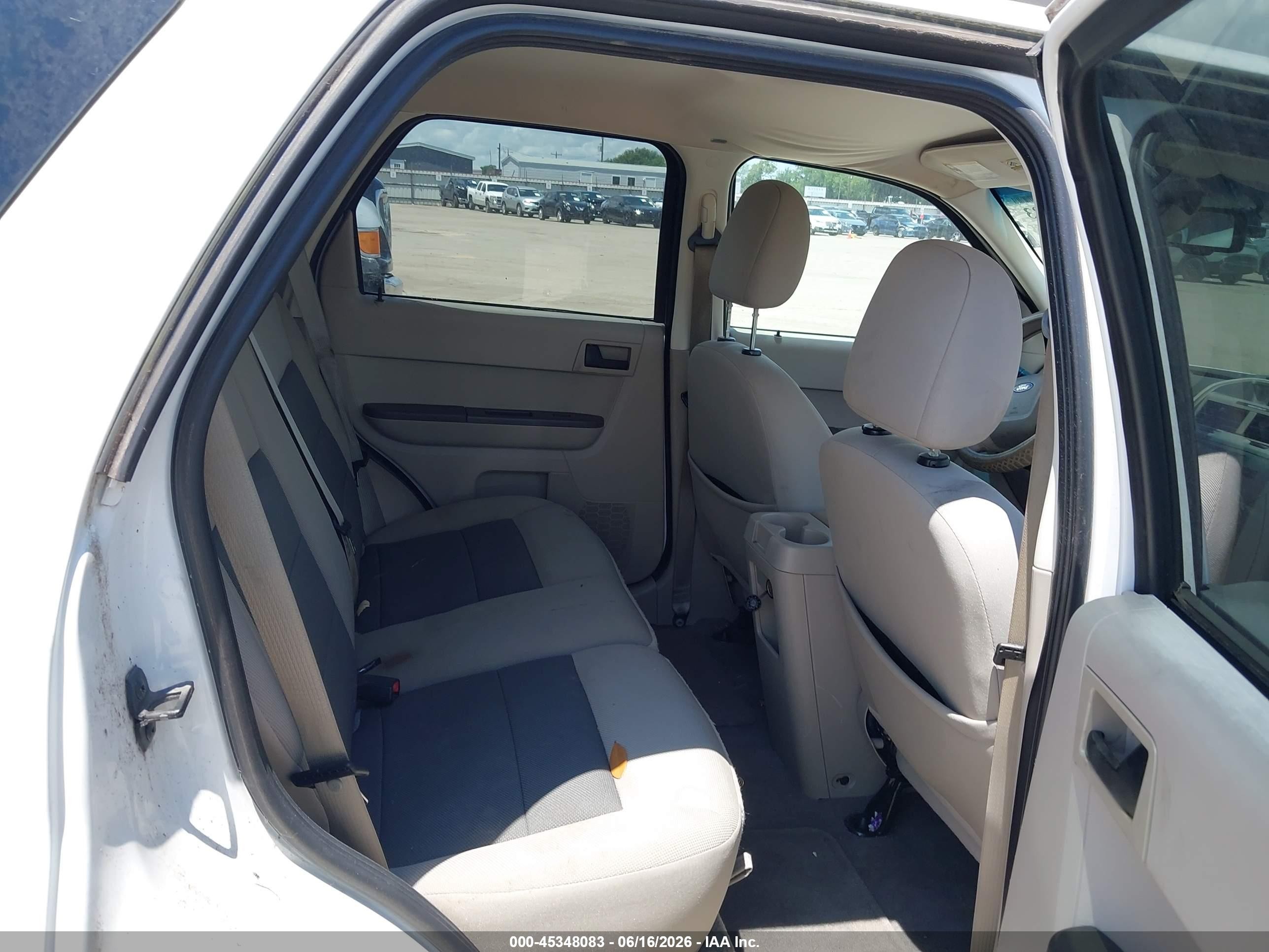 2008 Ford Escape Xlt White vin: 1FMCU03108KB41958