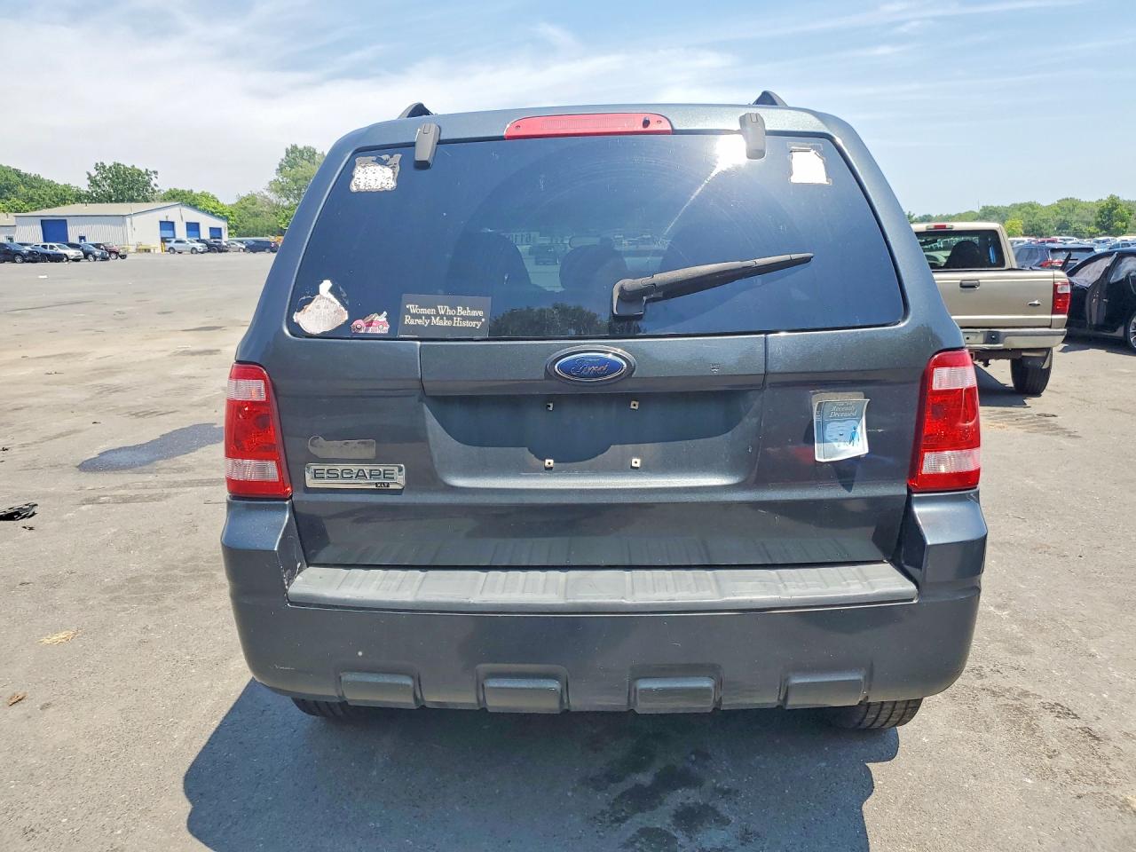2008 Ford Escape Xlt Gray vin: 1FMCU03108KC18425