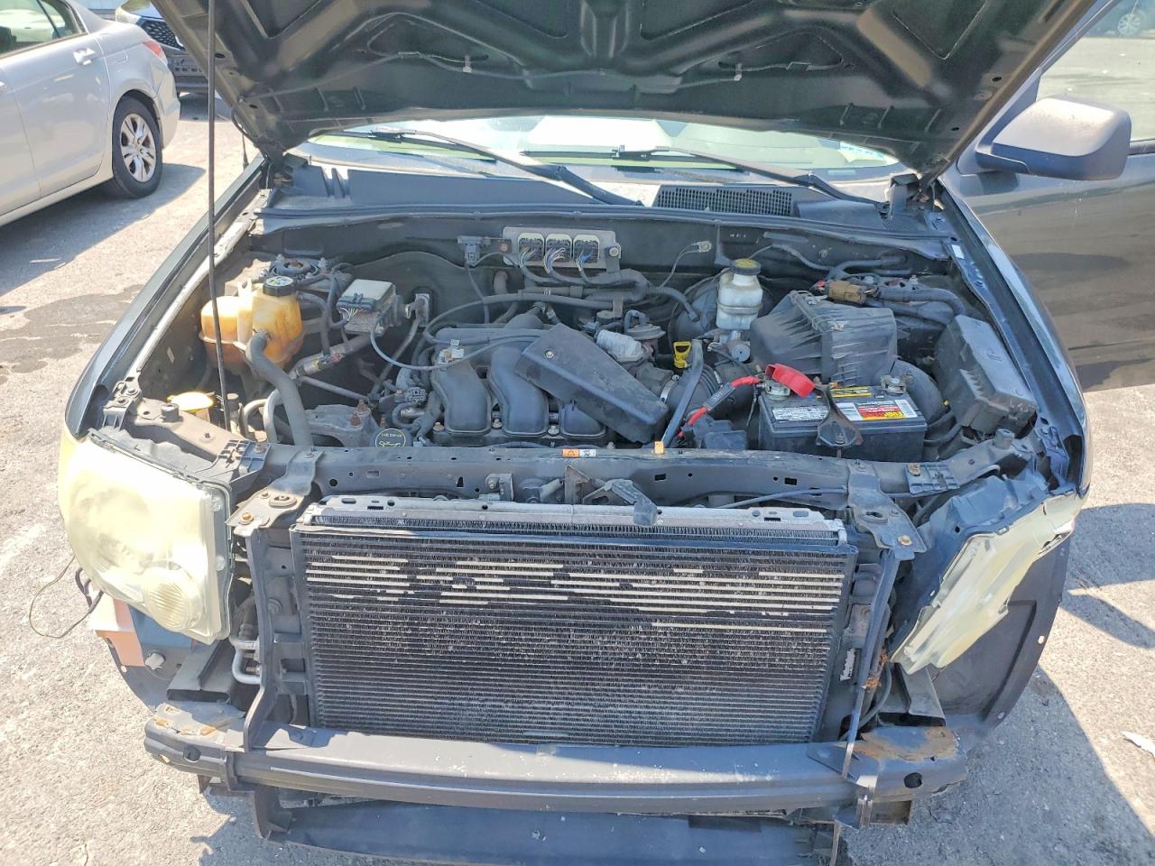 2008 Ford Escape Xlt Gray vin: 1FMCU03108KC18425