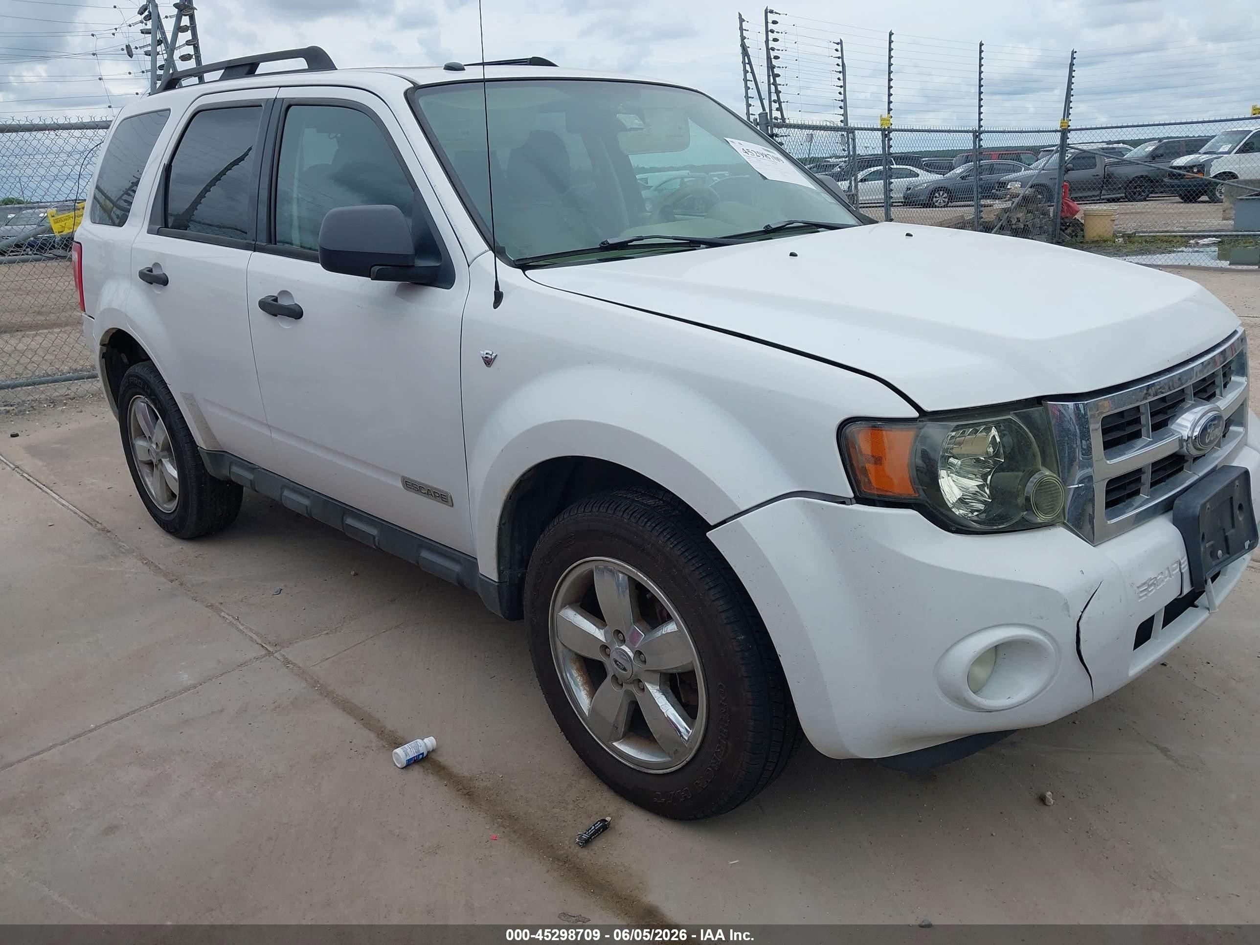2008 Ford Escape Xlt White vin: 1FMCU03108KD15477