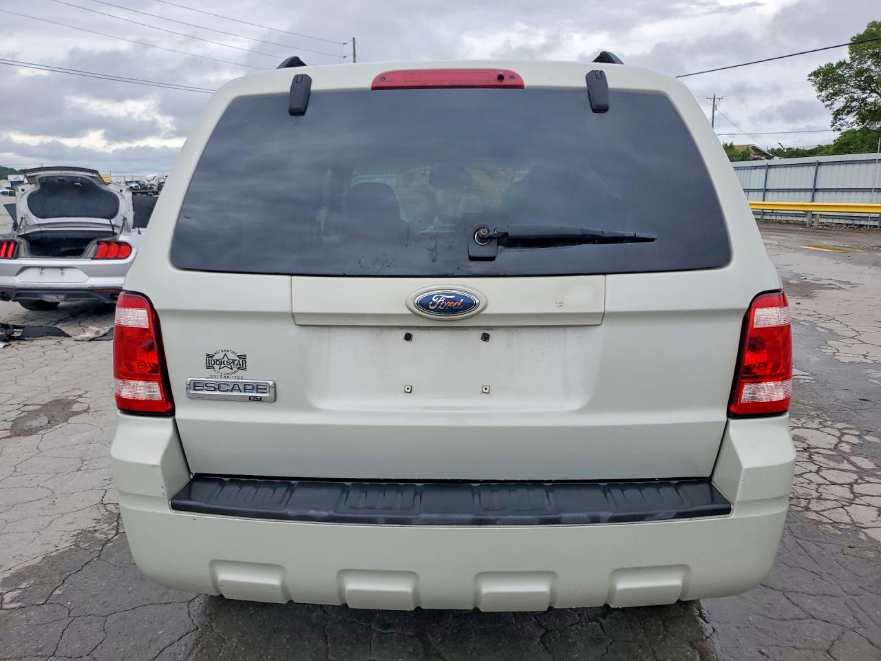 2008 Ford Escape Xlt Beige vin: 1FMCU03108KD85562