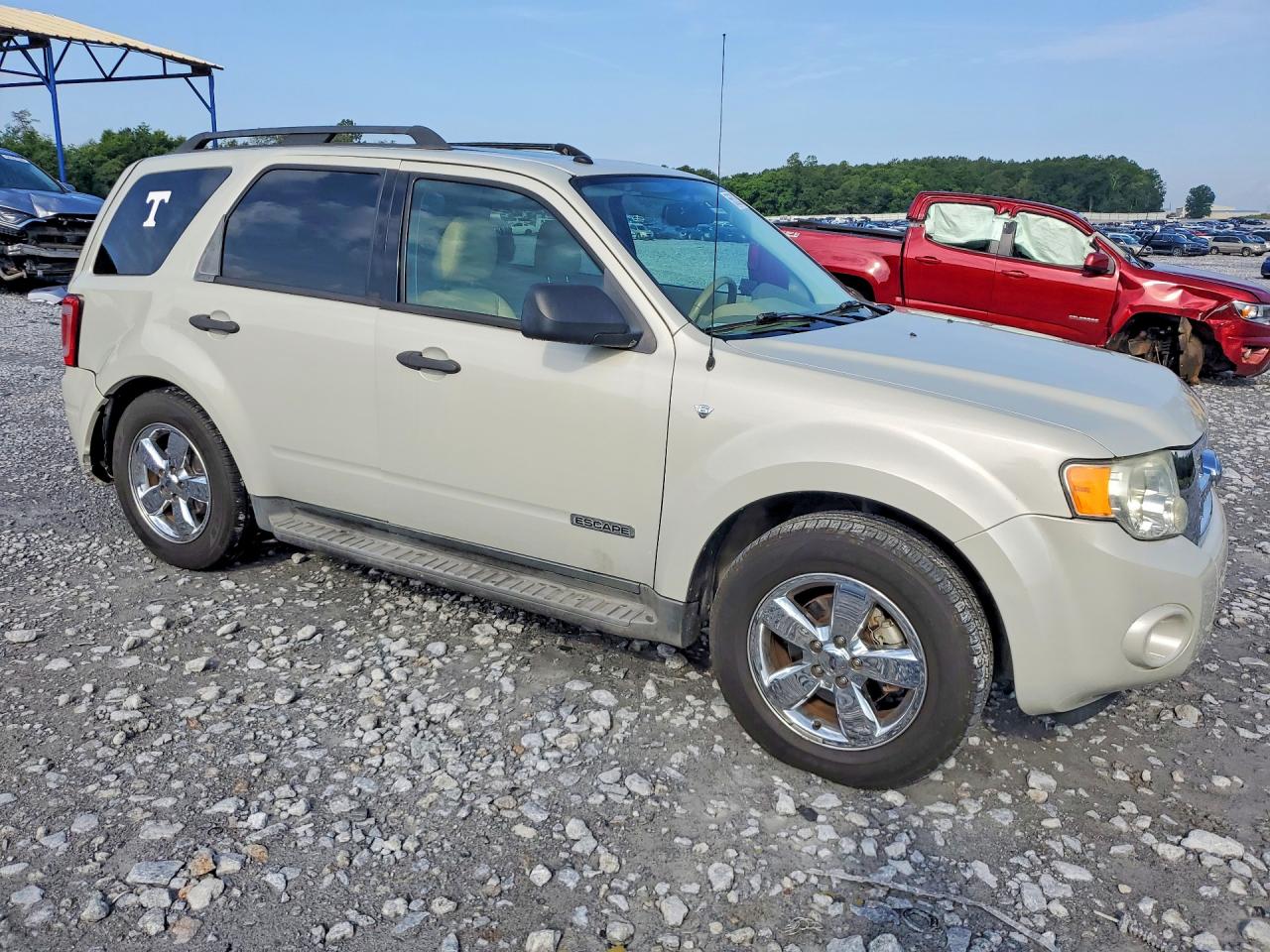 2008 Ford Escape Xlt Белый vin: 1FMCU03108KE38079
