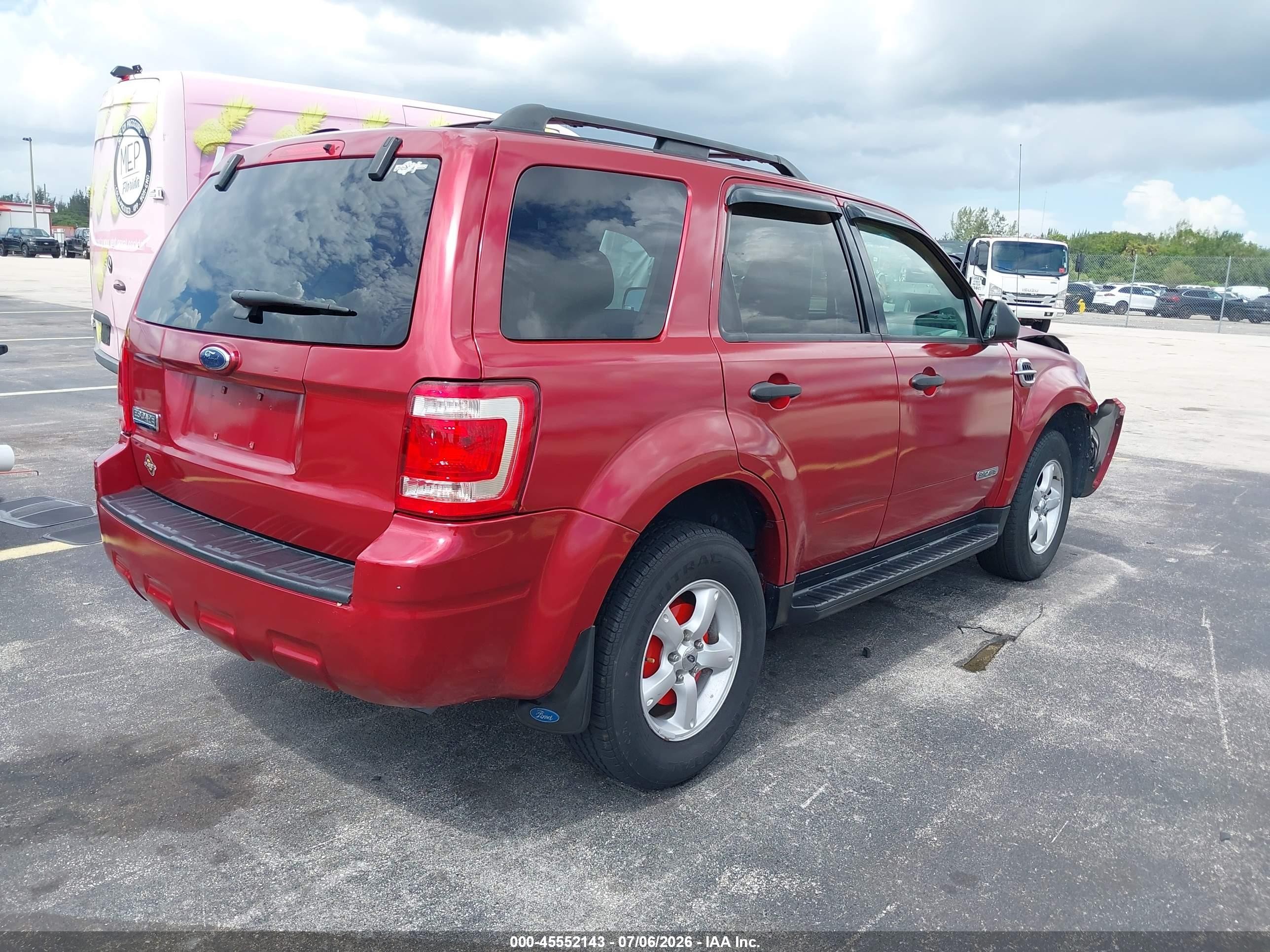 2008 Ford Escape Xlt Red vin: 1FMCU03108KE76248