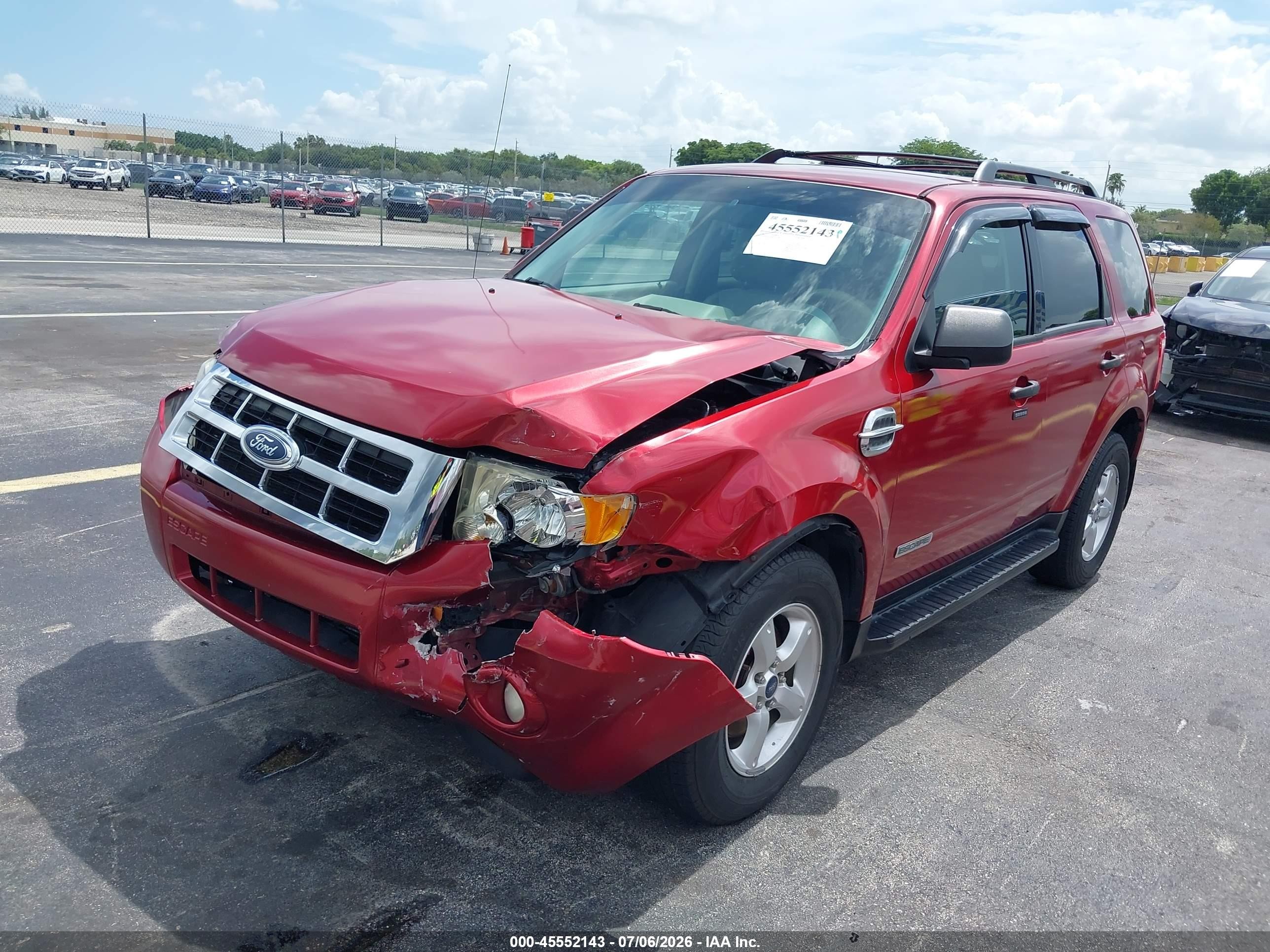 2008 Ford Escape Xlt Red vin: 1FMCU03108KE76248