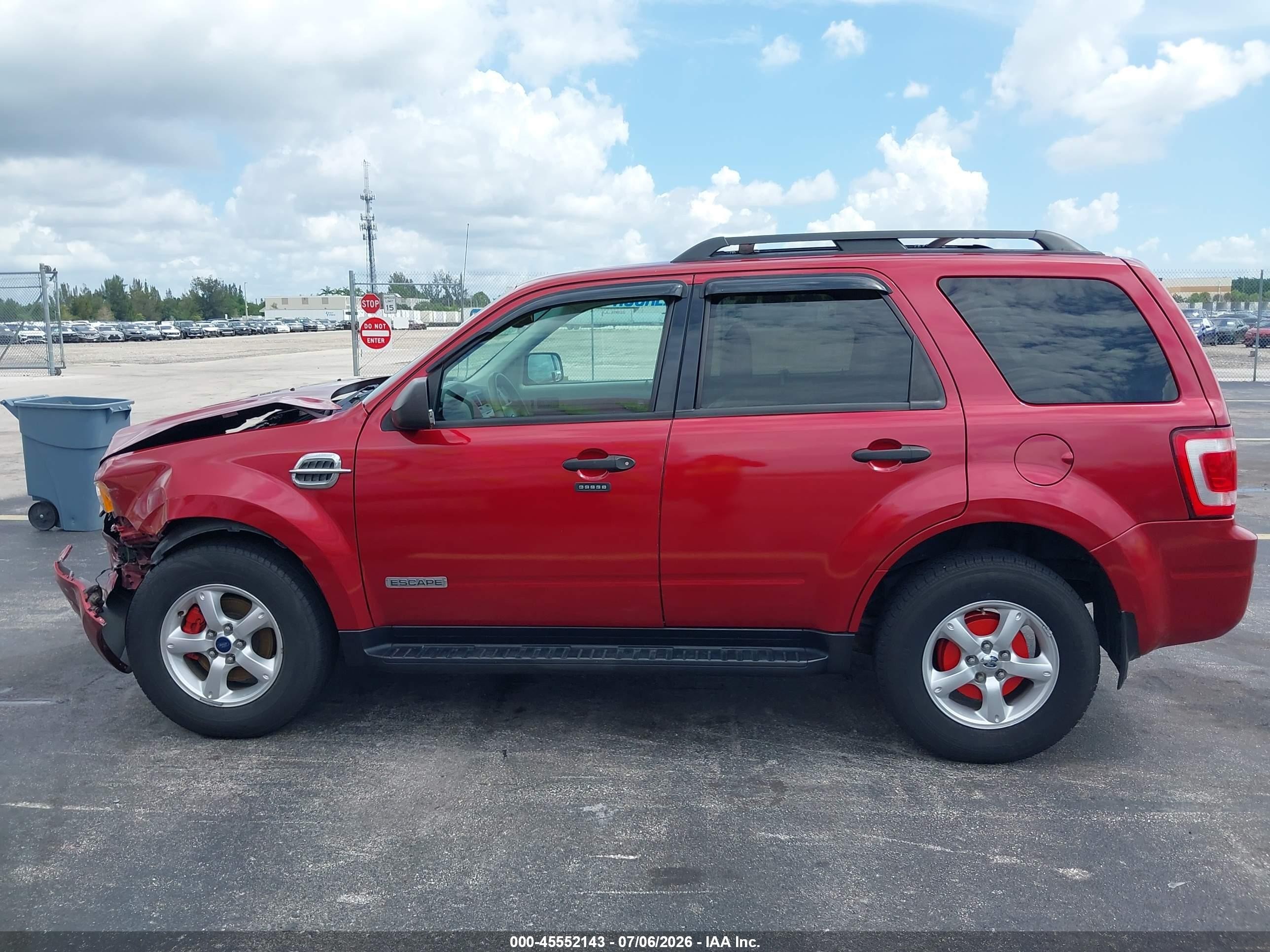 2008 Ford Escape Xlt Red vin: 1FMCU03108KE76248