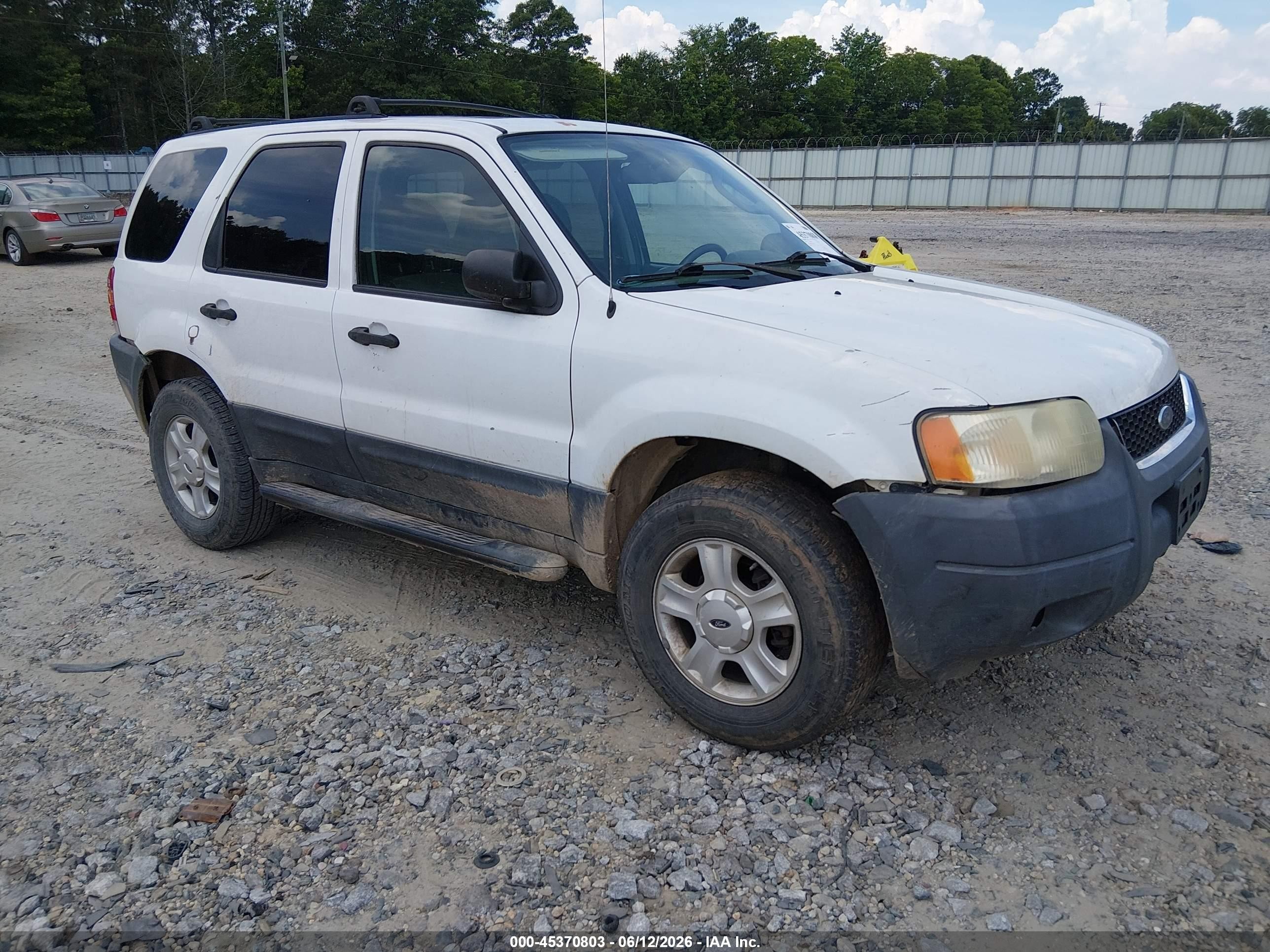 2004 Ford Escape Xlt White vin: 1FMCU03114DA00296