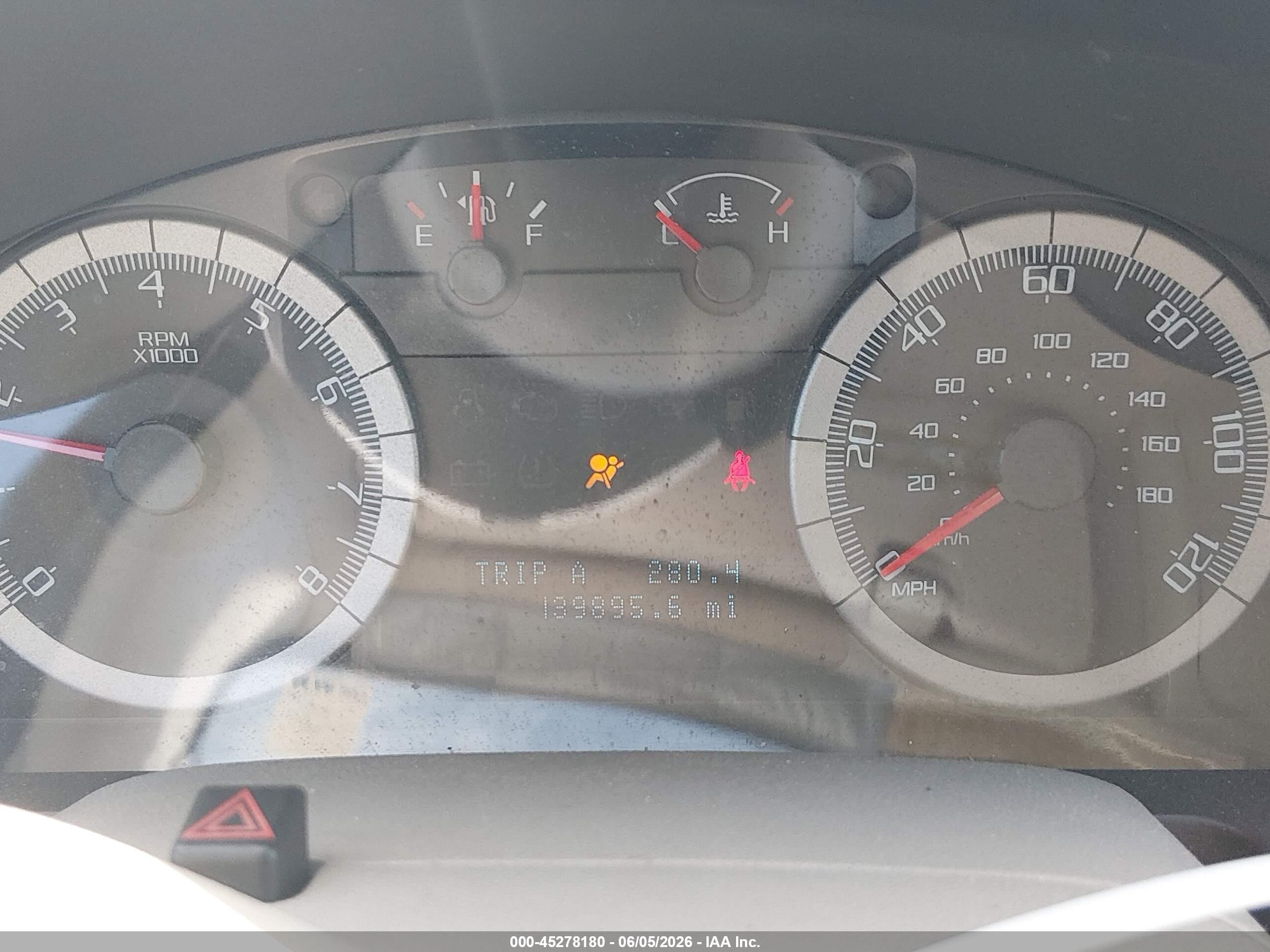 2008 Ford Escape Xlt White vin: 1FMCU03118KB68800