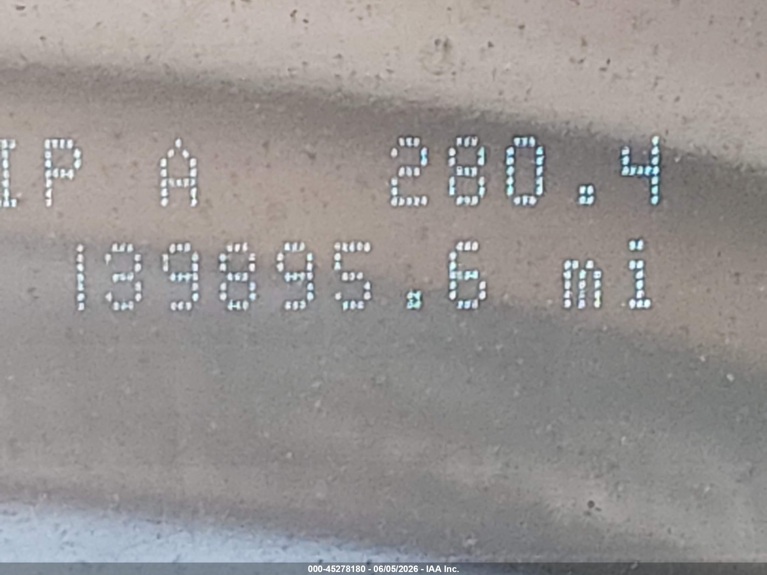 2008 Ford Escape Xlt White vin: 1FMCU03118KB68800