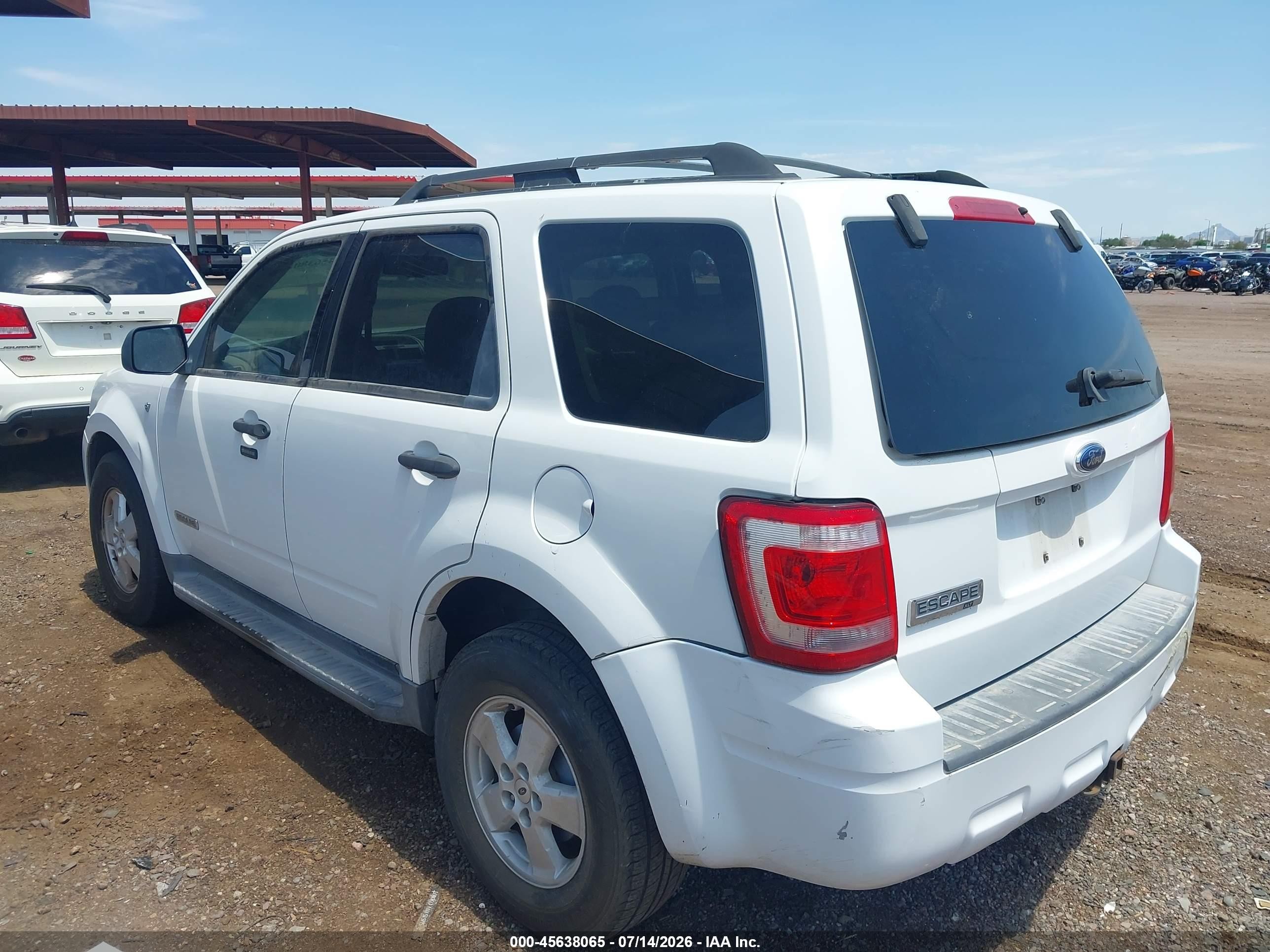 2008 Ford Escape Xlt White vin: 1FMCU03118KB91977