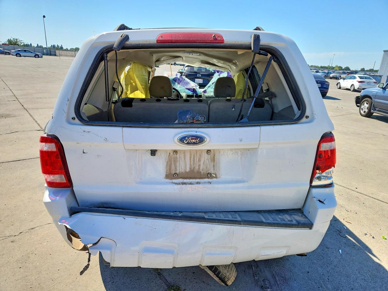2008 Ford Escape Xlt Белый vin: 1FMCU03118KC14996