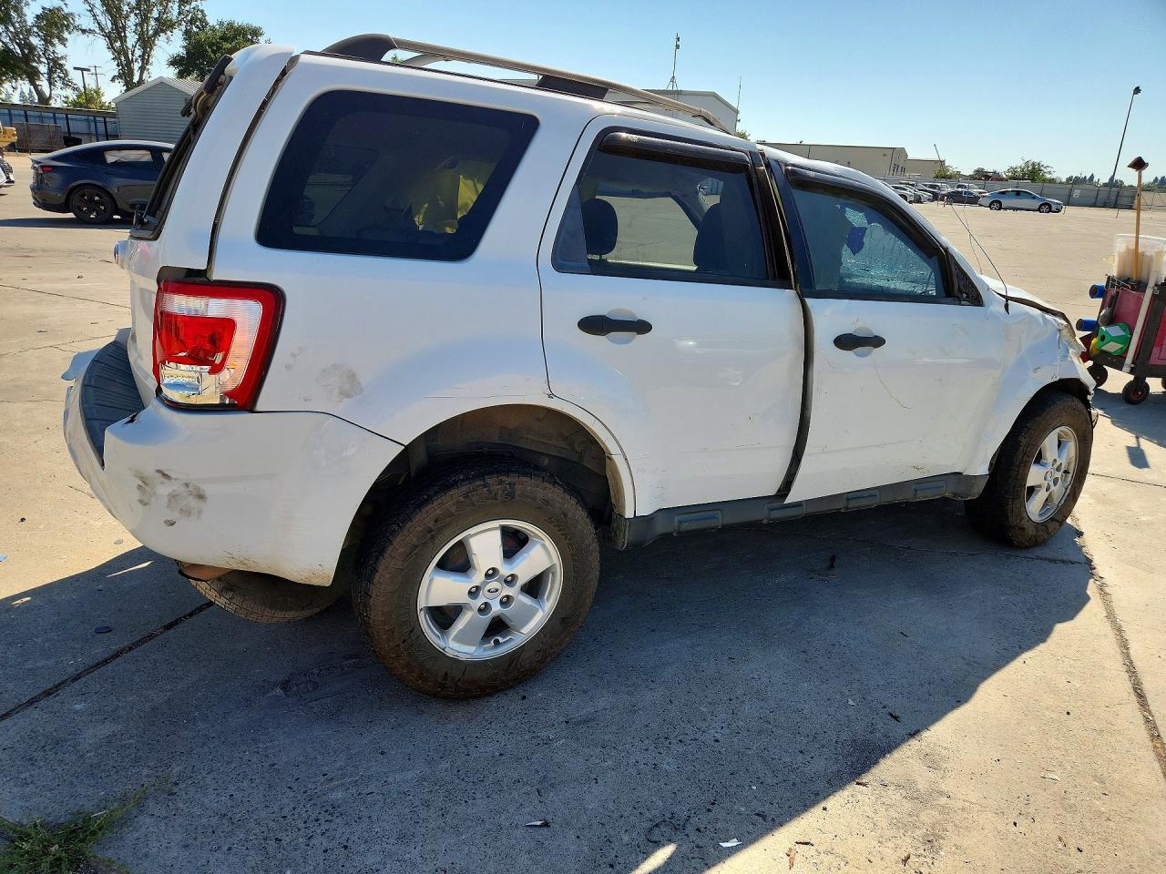 2008 Ford Escape Xlt Белый vin: 1FMCU03118KC14996