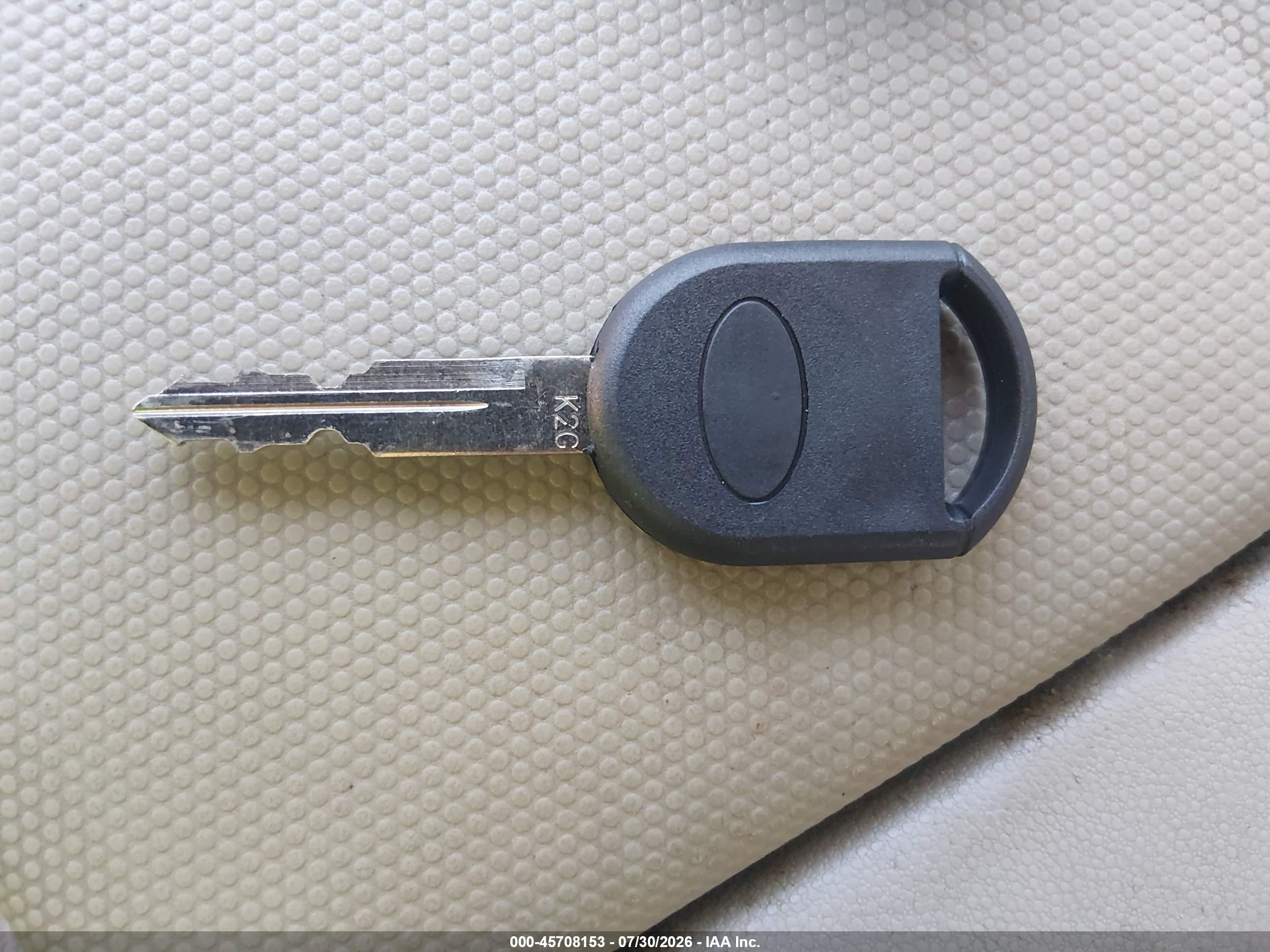 2008 Ford Escape Xlt Белый vin: 1FMCU03118KD86476