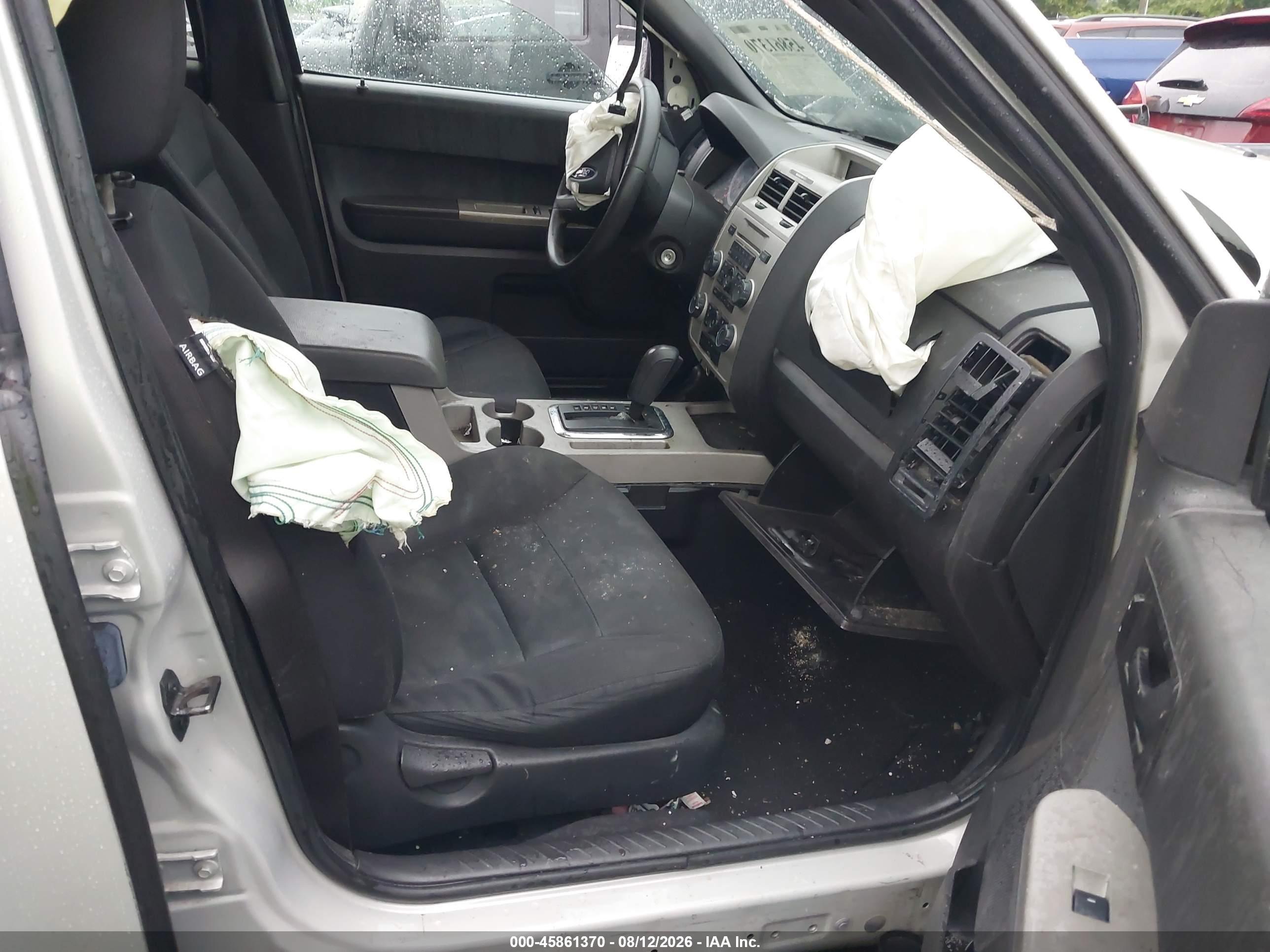 2008 Ford Escape Xlt Белый vin: 1FMCU03118KE78252