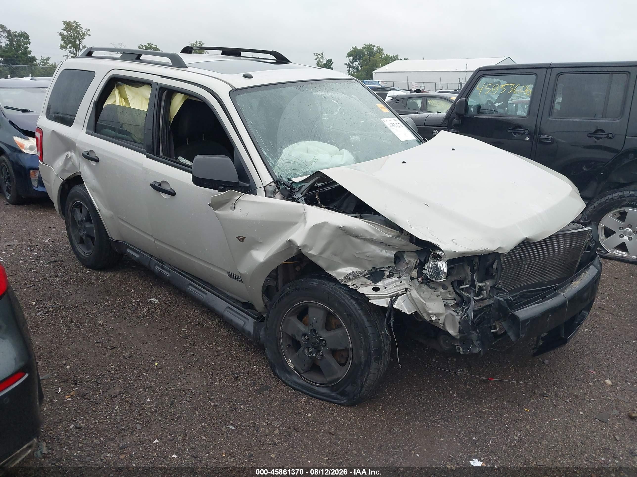 2008 Ford Escape Xlt White vin: 1FMCU03118KE78252