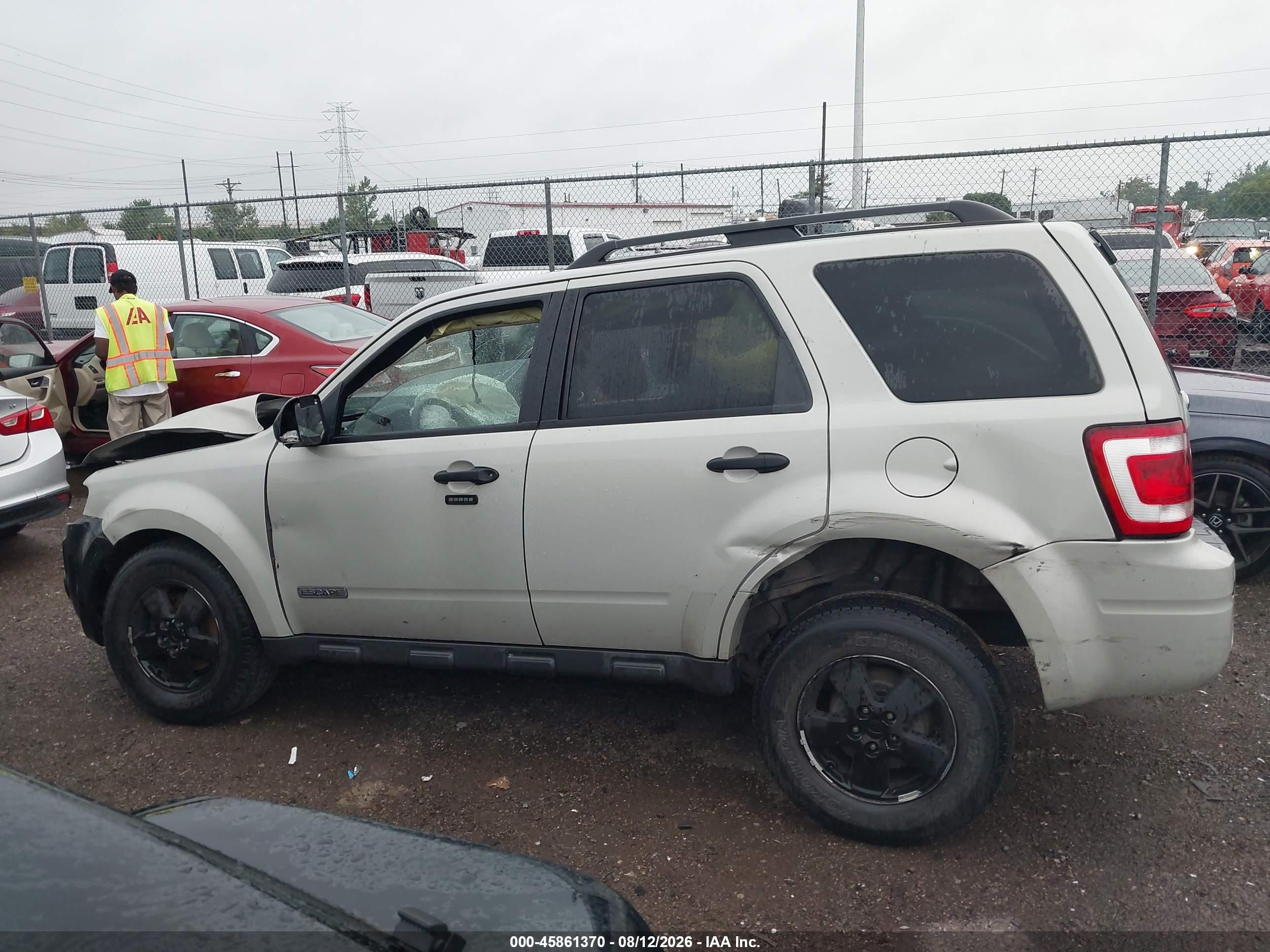 2008 Ford Escape Xlt Белый vin: 1FMCU03118KE78252