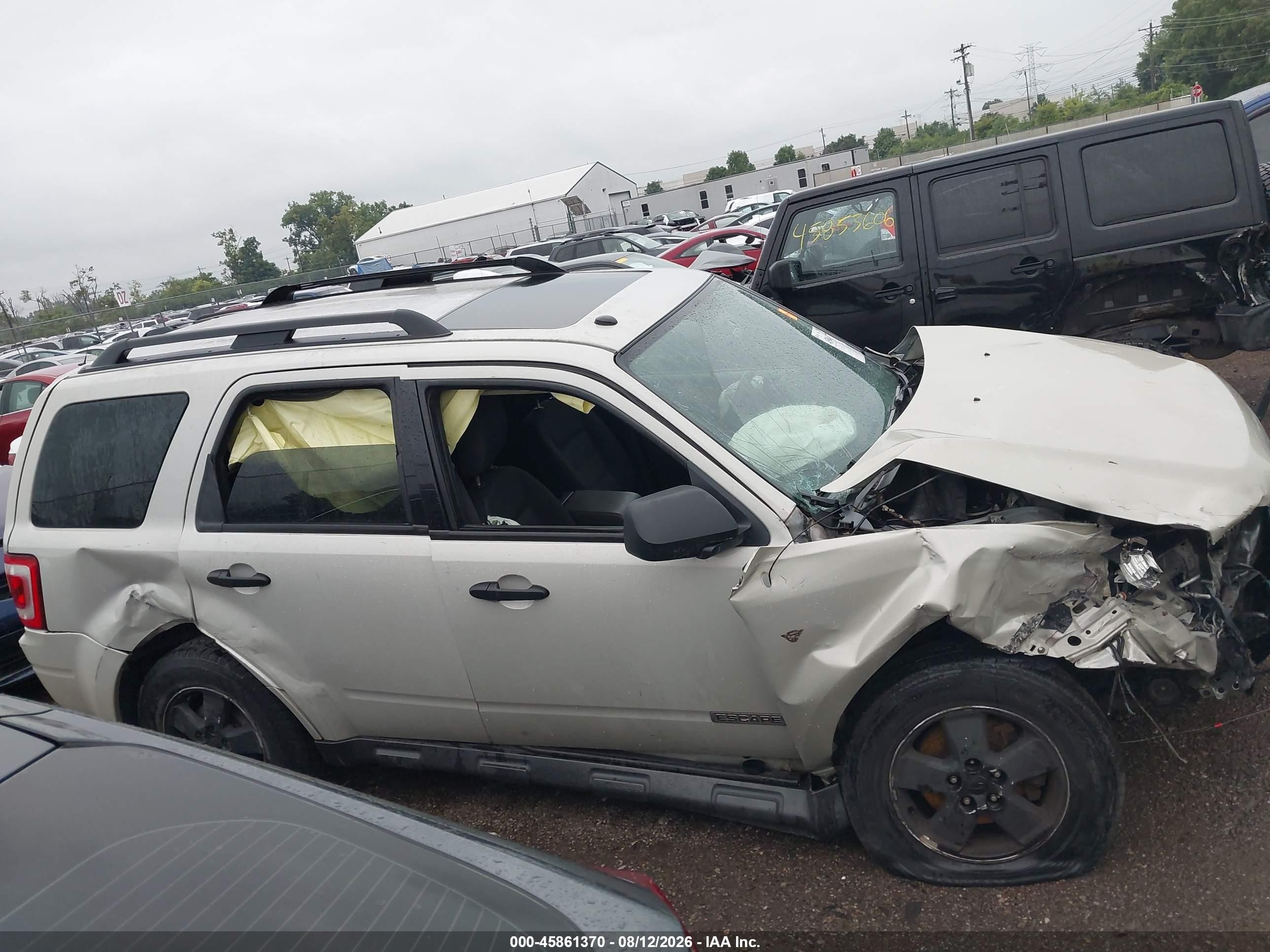 2008 Ford Escape Xlt Белый vin: 1FMCU03118KE78252
