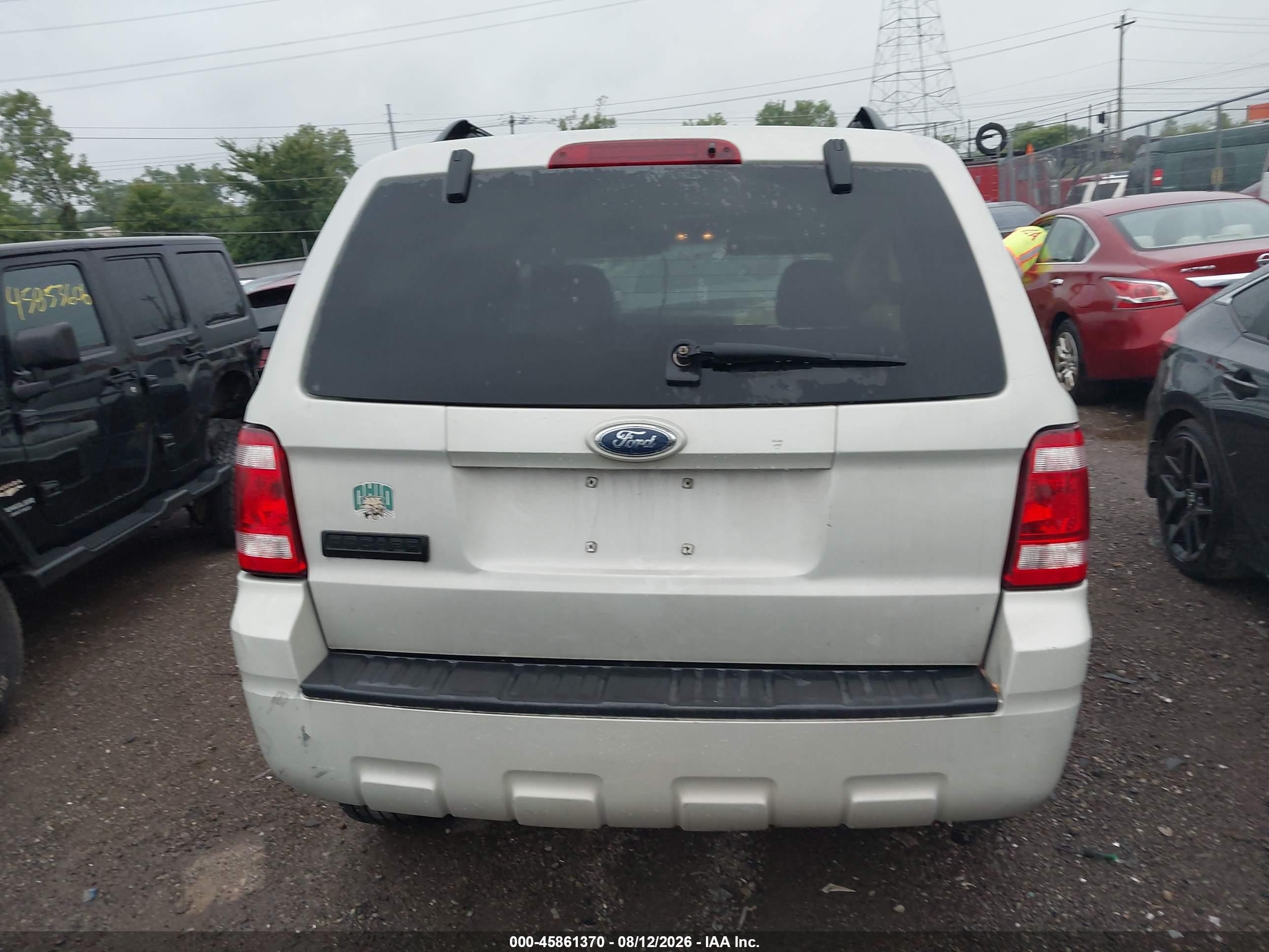 2008 Ford Escape Xlt Белый vin: 1FMCU03118KE78252