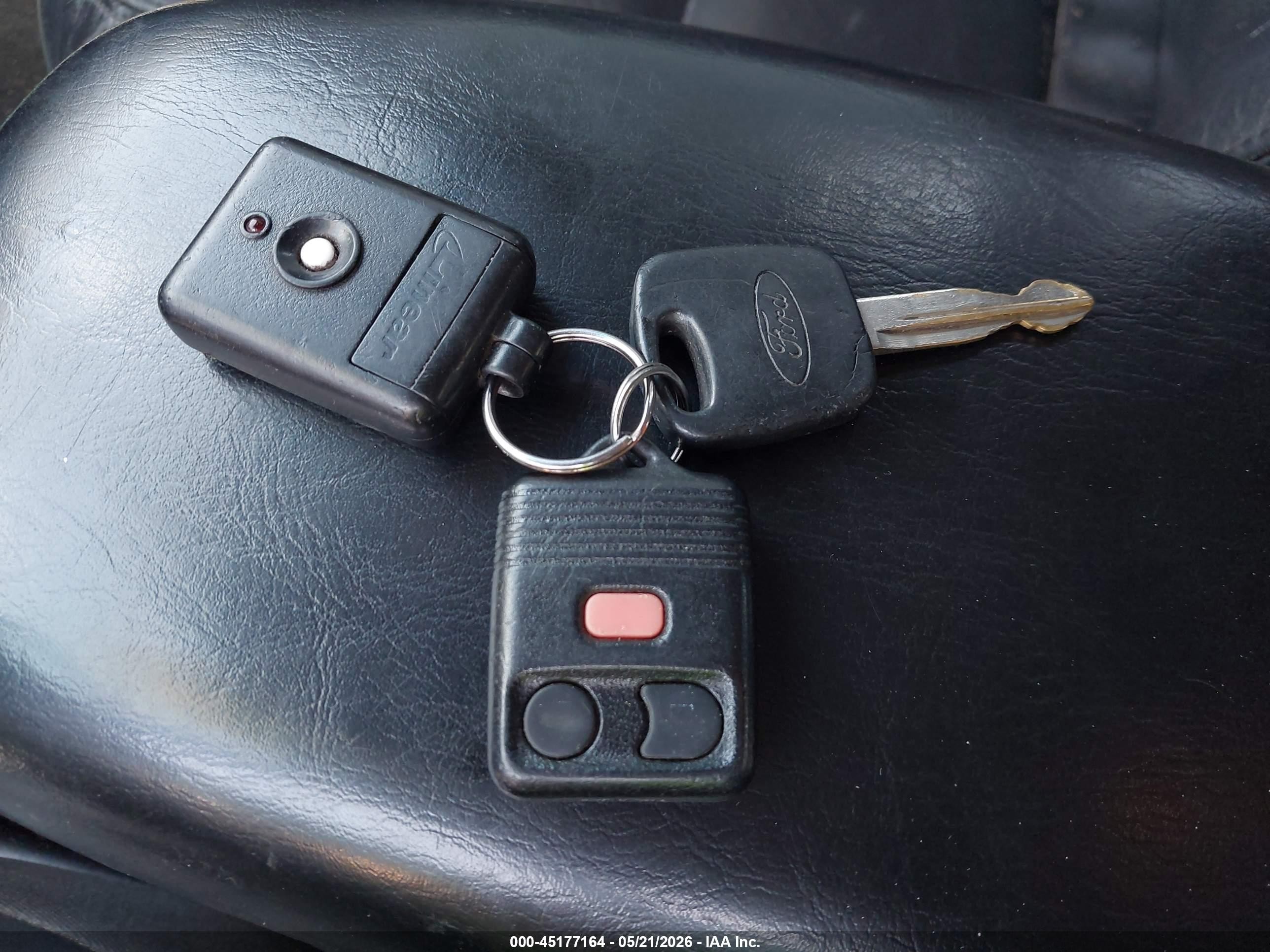 2002 Ford Escape Xlt Black vin: 1FMCU03122KD83092