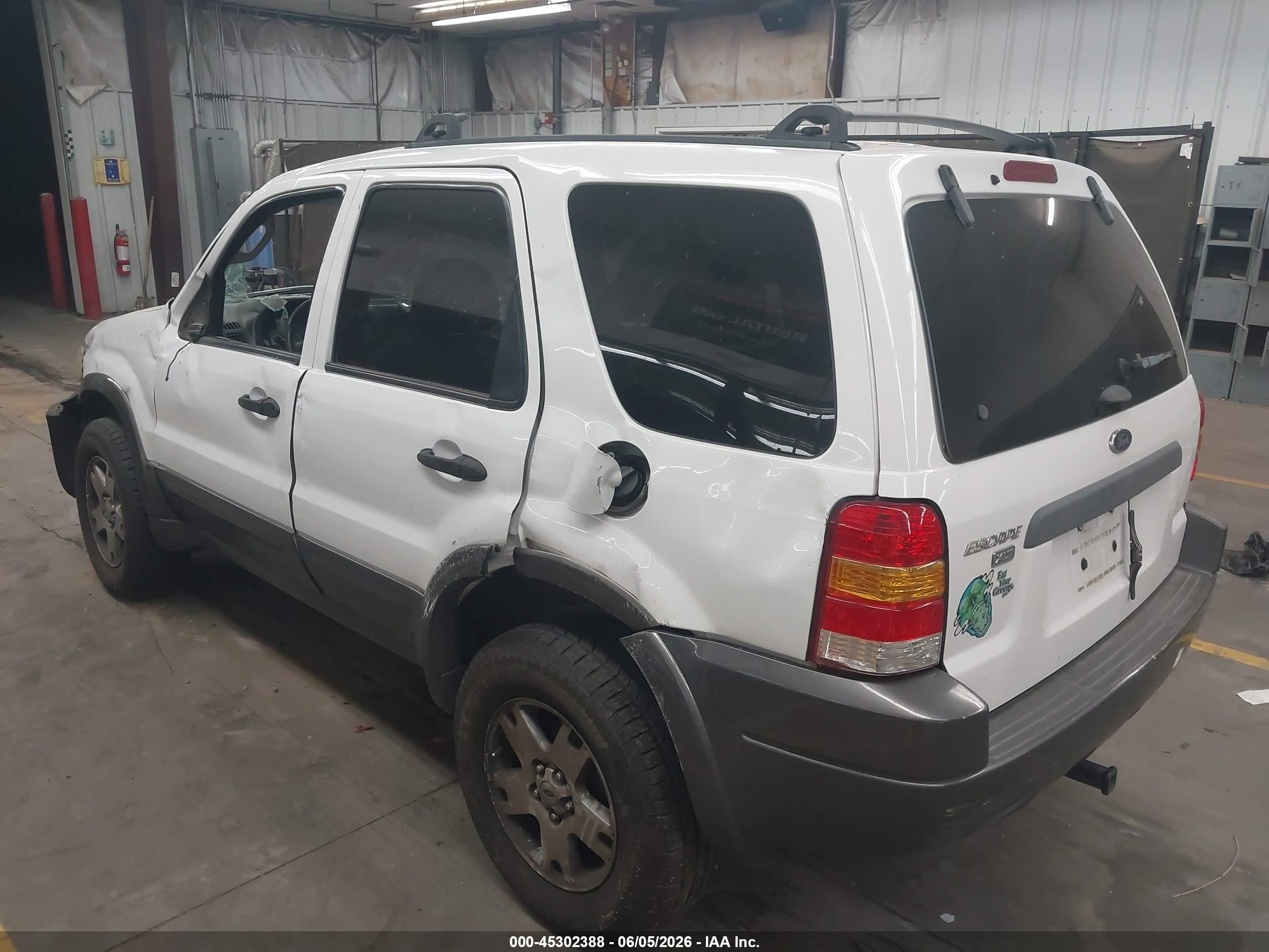2004 Ford Escape Xlt White vin: 1FMCU03124KB11029