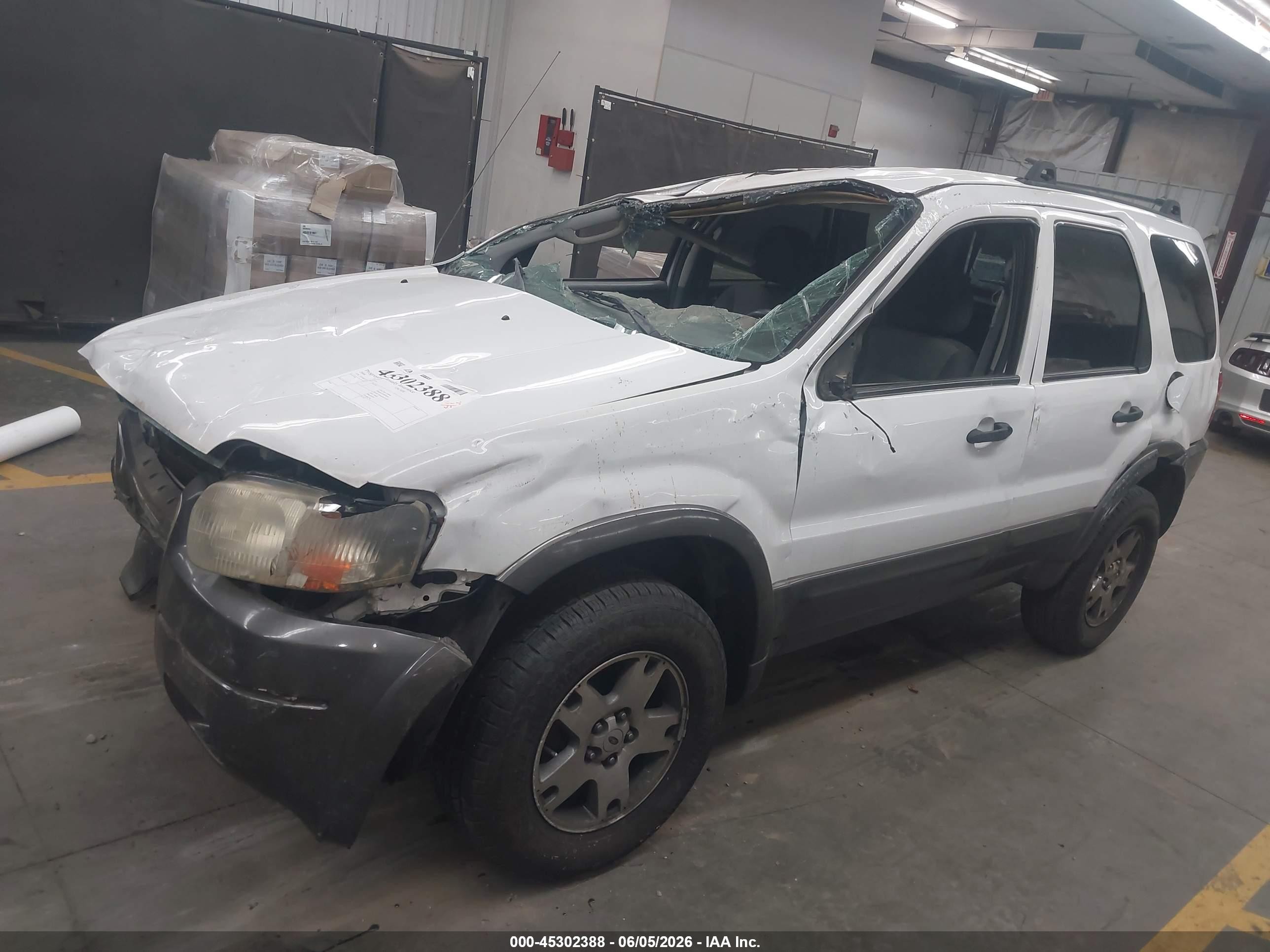 2004 Ford Escape Xlt White vin: 1FMCU03124KB11029