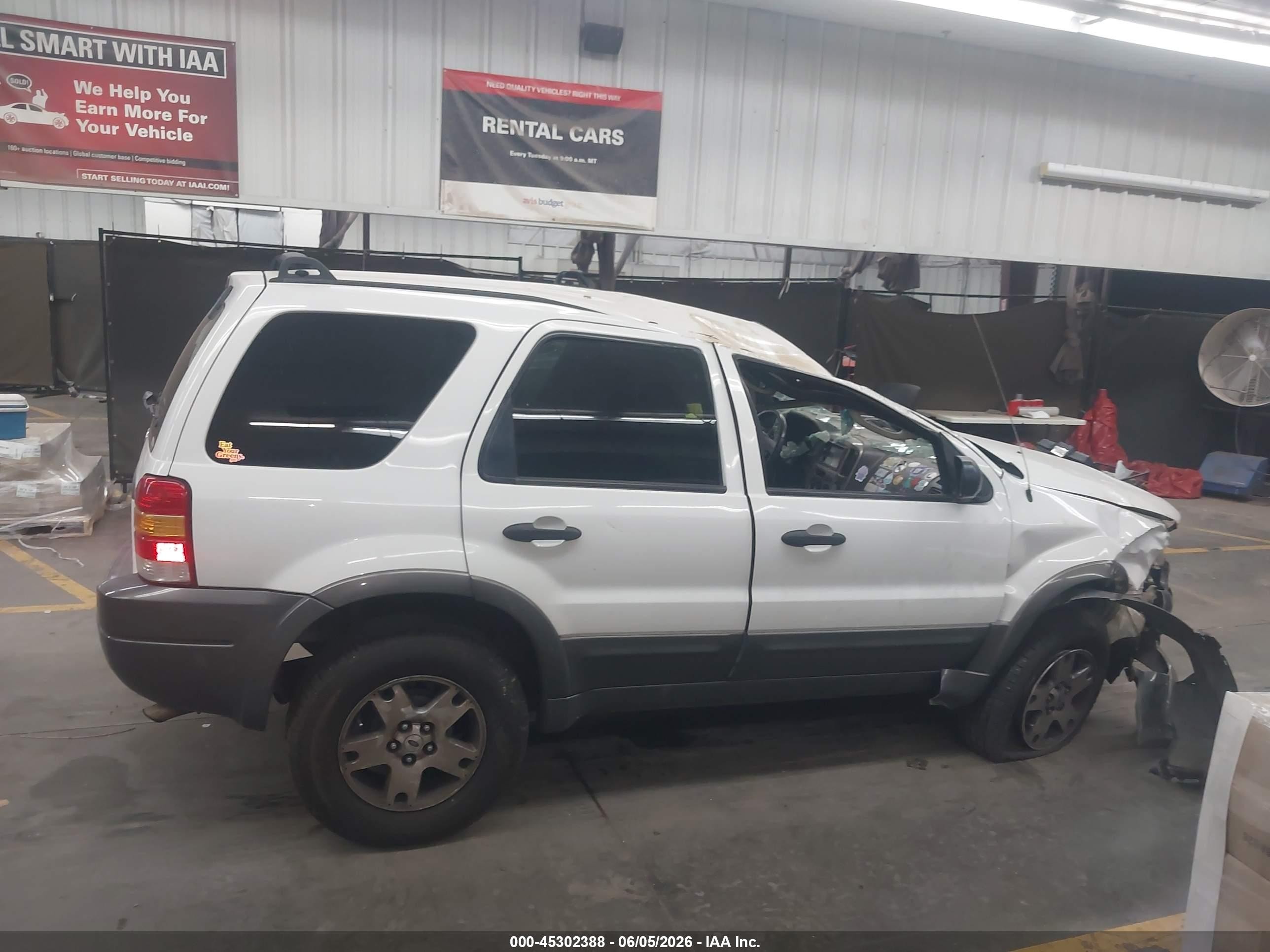 2004 Ford Escape Xlt White vin: 1FMCU03124KB11029