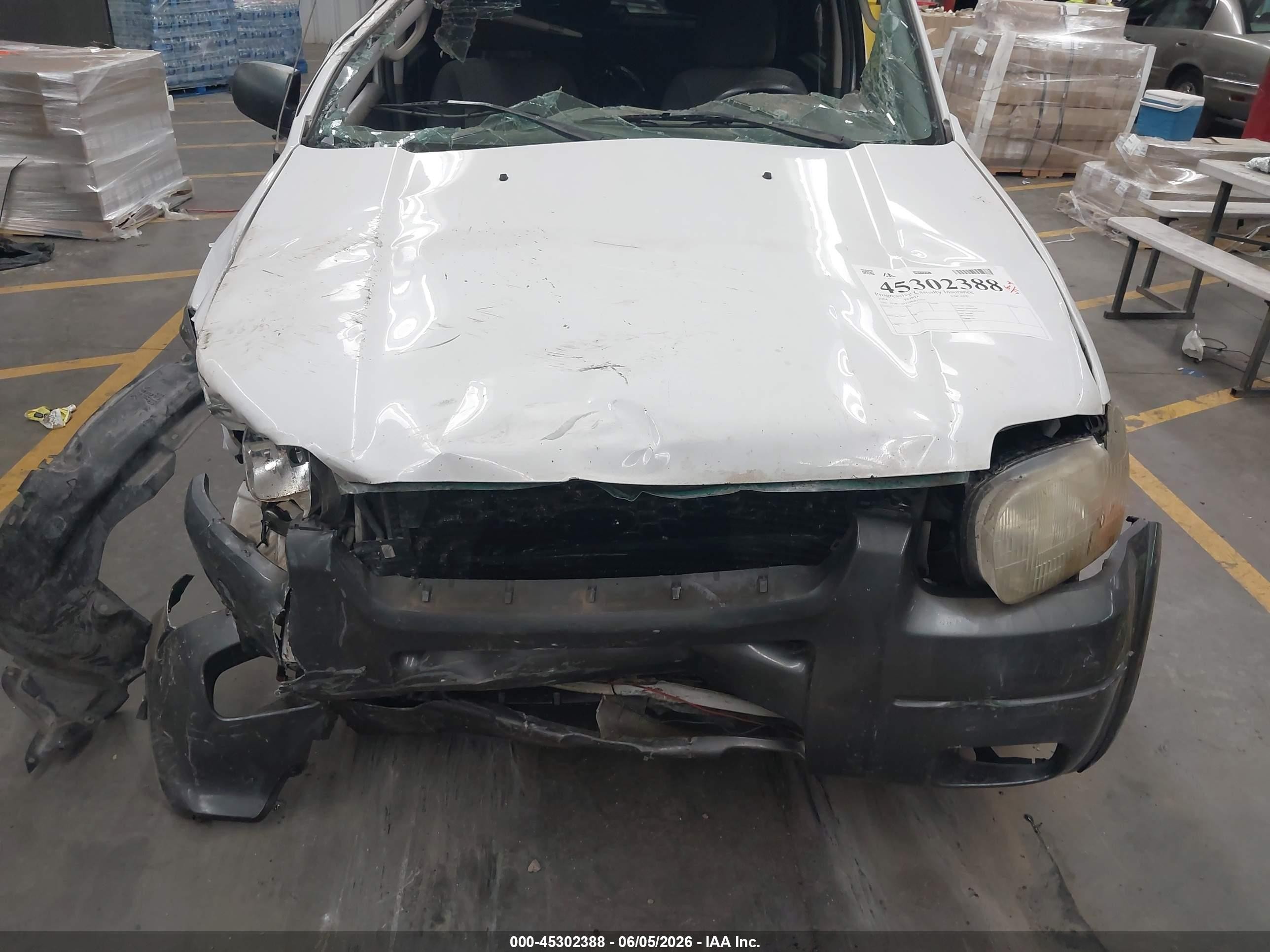 2004 Ford Escape Xlt White vin: 1FMCU03124KB11029