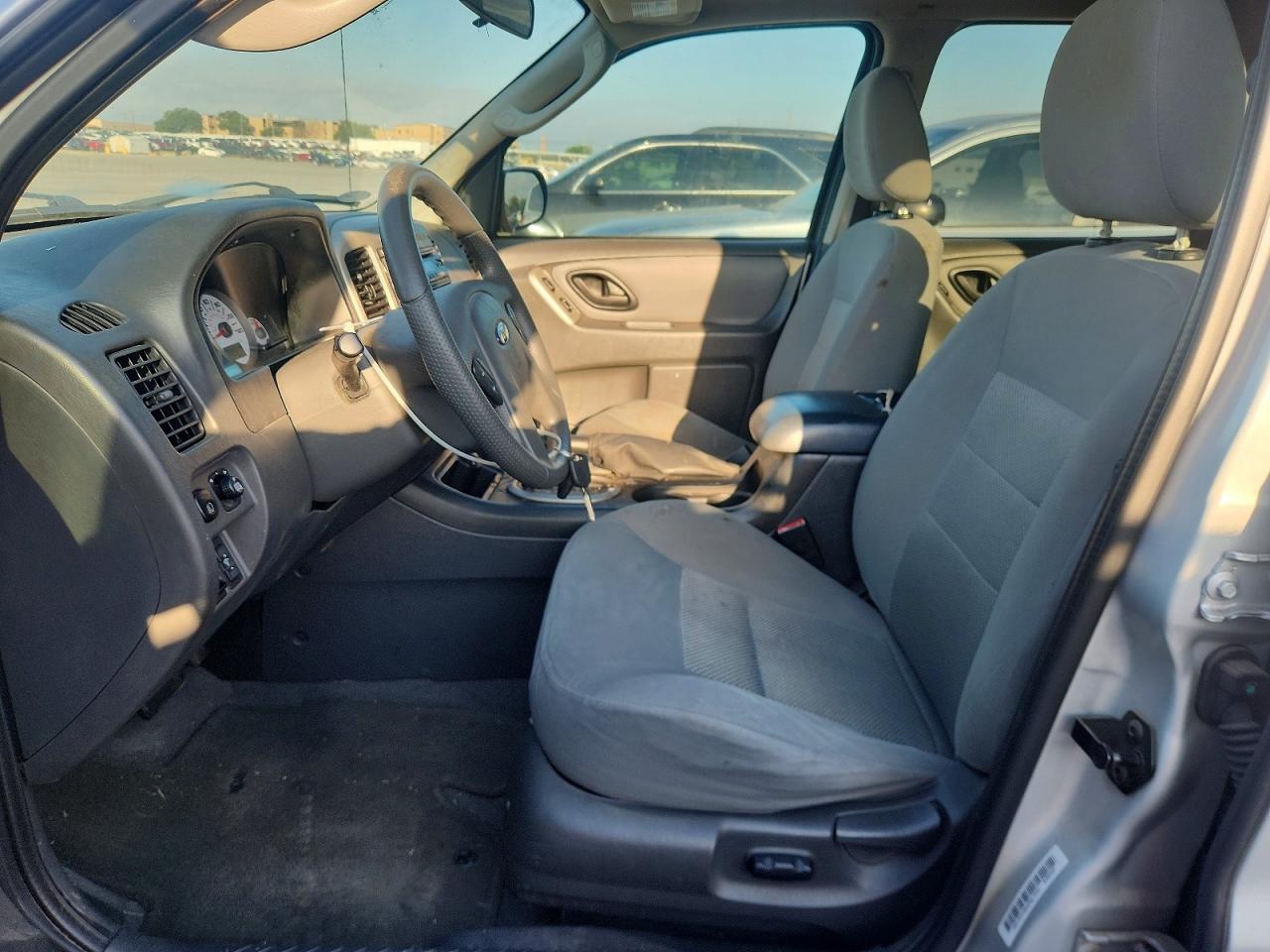 2005 Ford Escape Xlt Silver vin: 1FMCU03125KB33422
