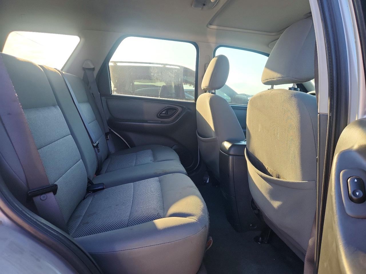 2005 Ford Escape Xlt Silver vin: 1FMCU03125KB33422