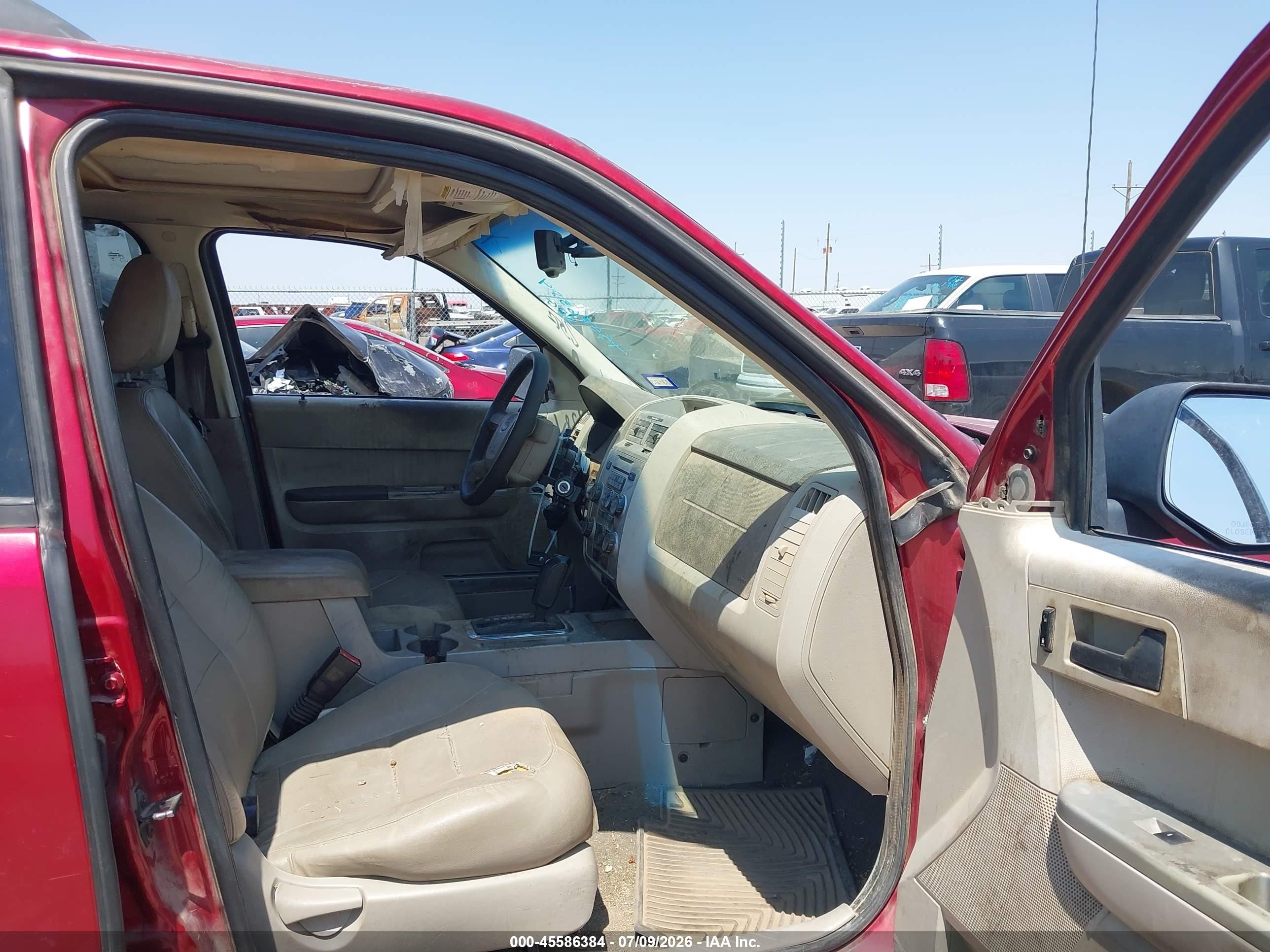 2008 Ford Escape Xlt Maroon vin: 1FMCU03128KA44308
