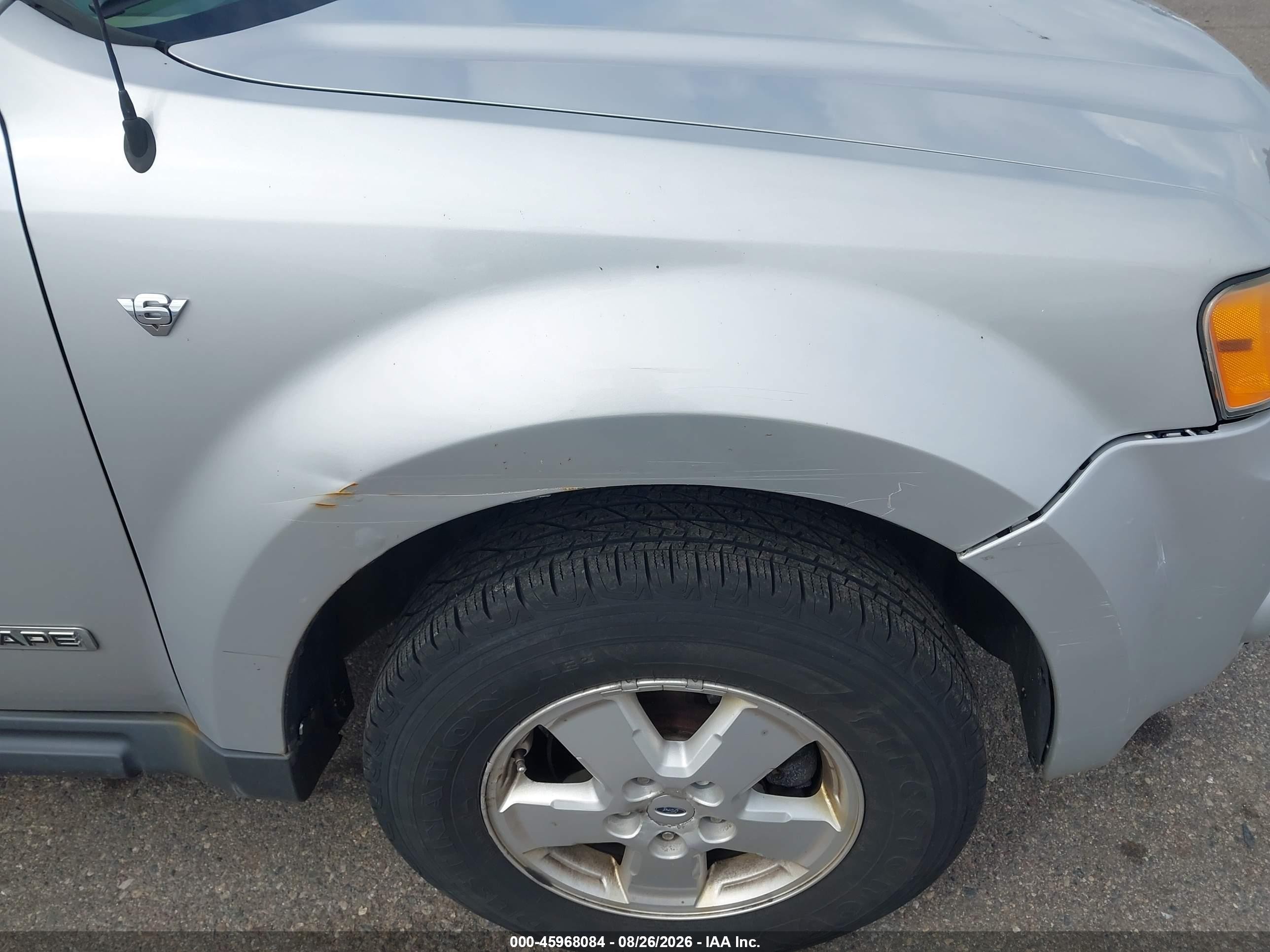 2008 Ford Escape Xlt Серебряный vin: 1FMCU03128KB49530