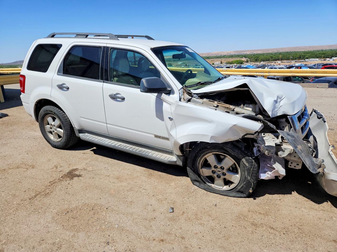 2008 Ford Escape Xlt Белый vin: 1FMCU03128KC08236